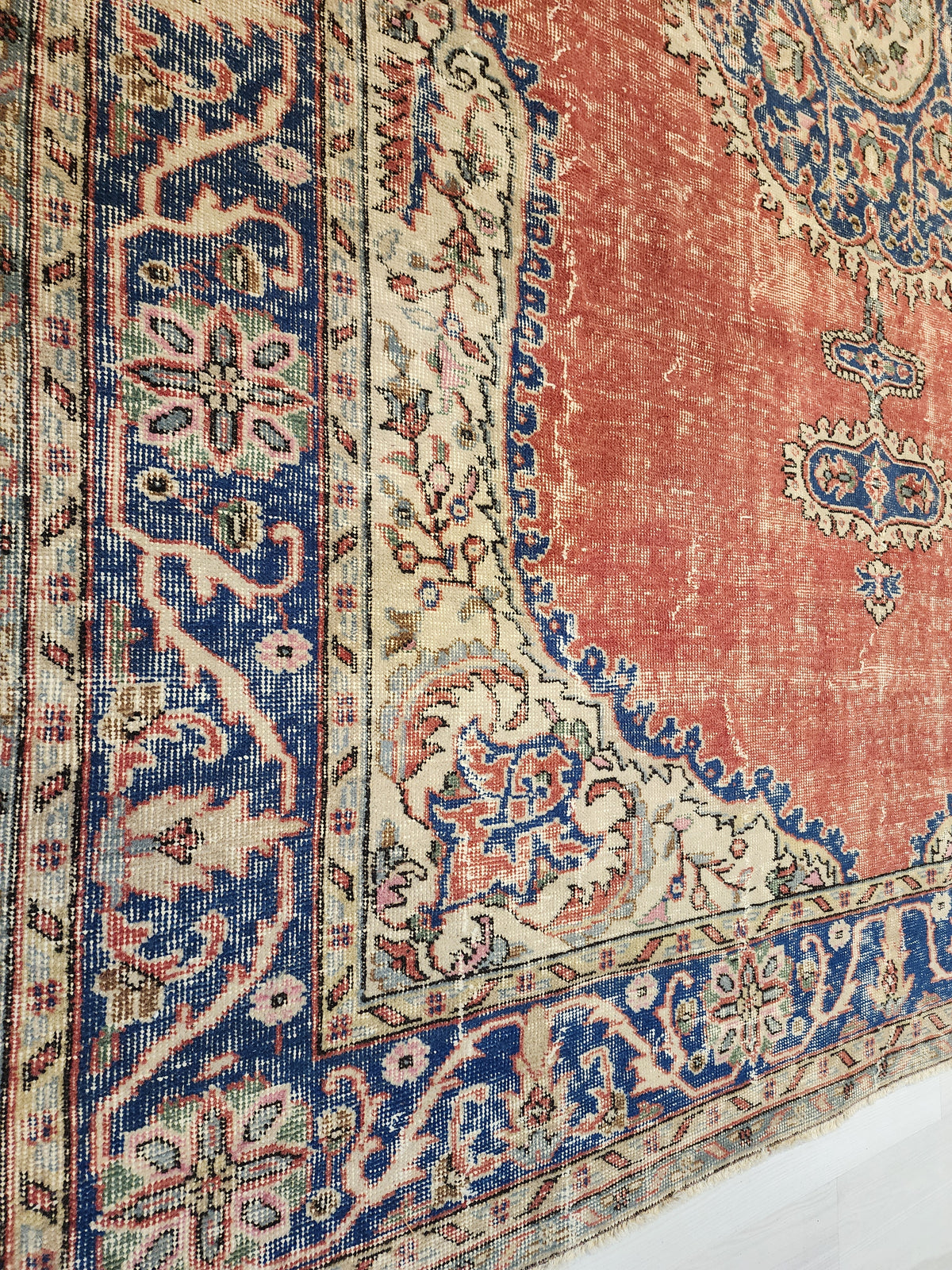Large Vintage Anatolian Rug – Distressed Terracotta Red Medallion Carpet (7'2" x 10'7")
