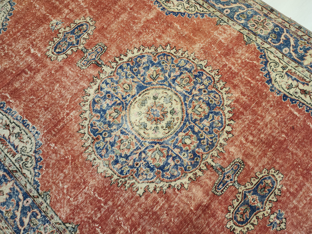 Large Vintage Anatolian Rug – Distressed Terracotta Red Medallion Carpet (7'2" x 10'7")