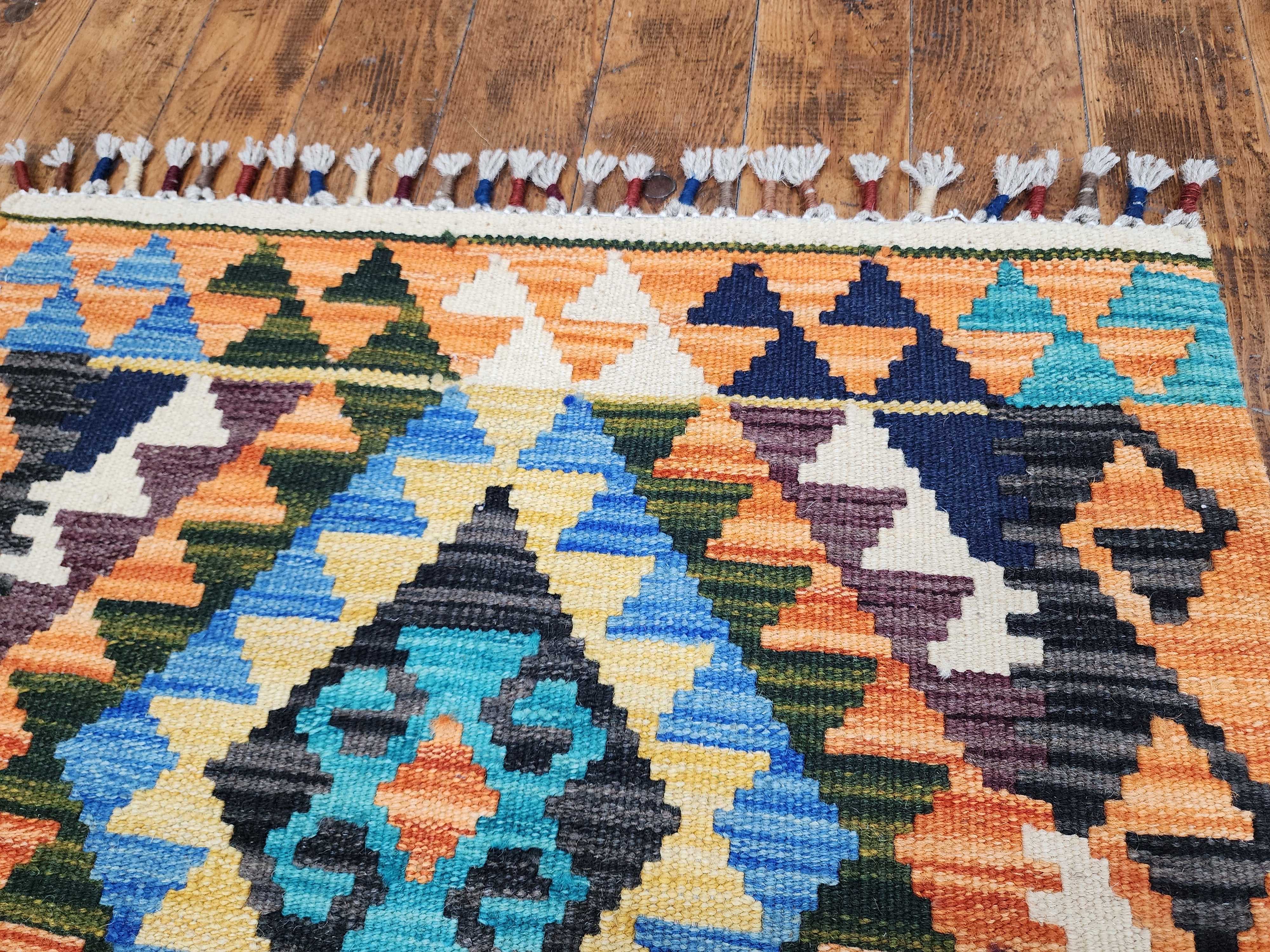 vintage Afghan Maimana Wool Small Rug — corner detail