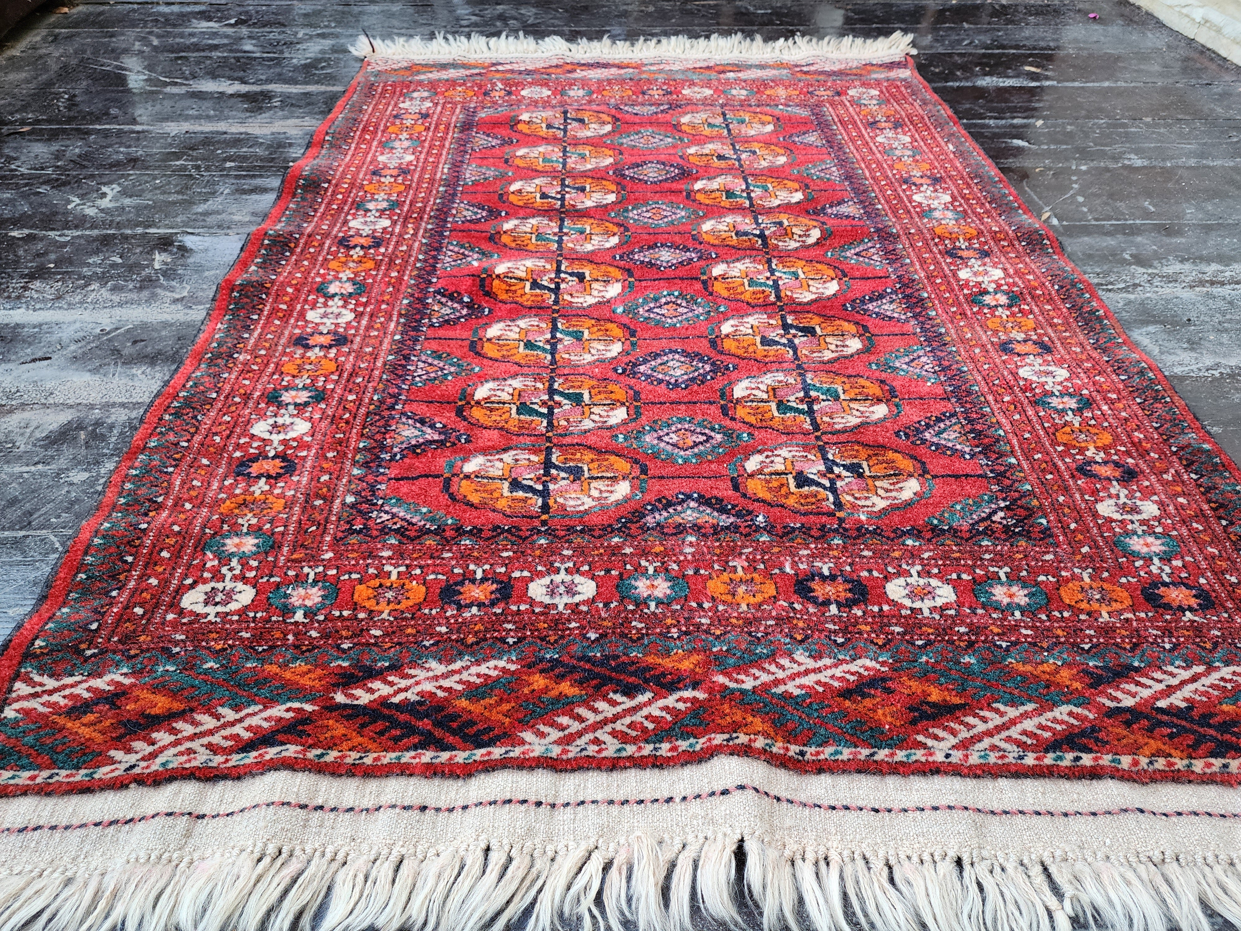vintage Oriental Wool Small Rug — pattern close-up