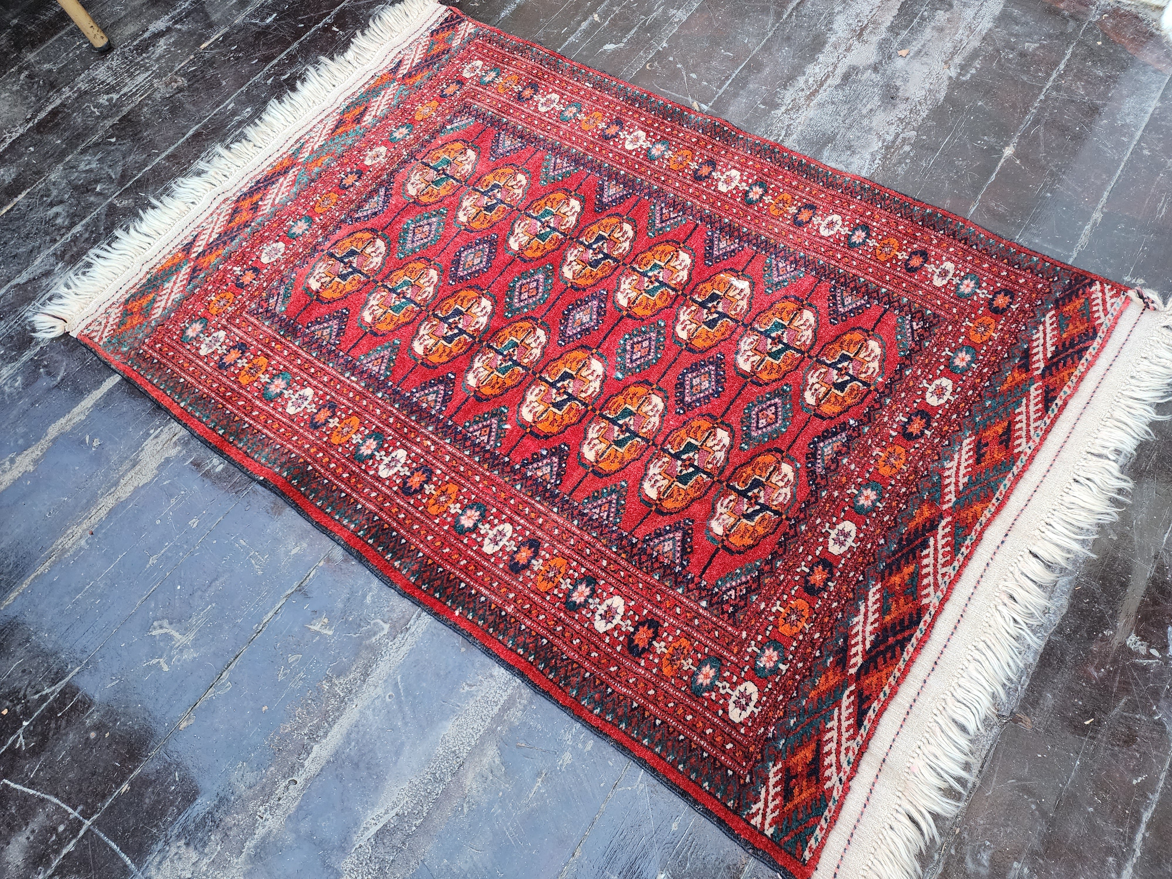 vintage Oriental Wool Small Rug — corner detail