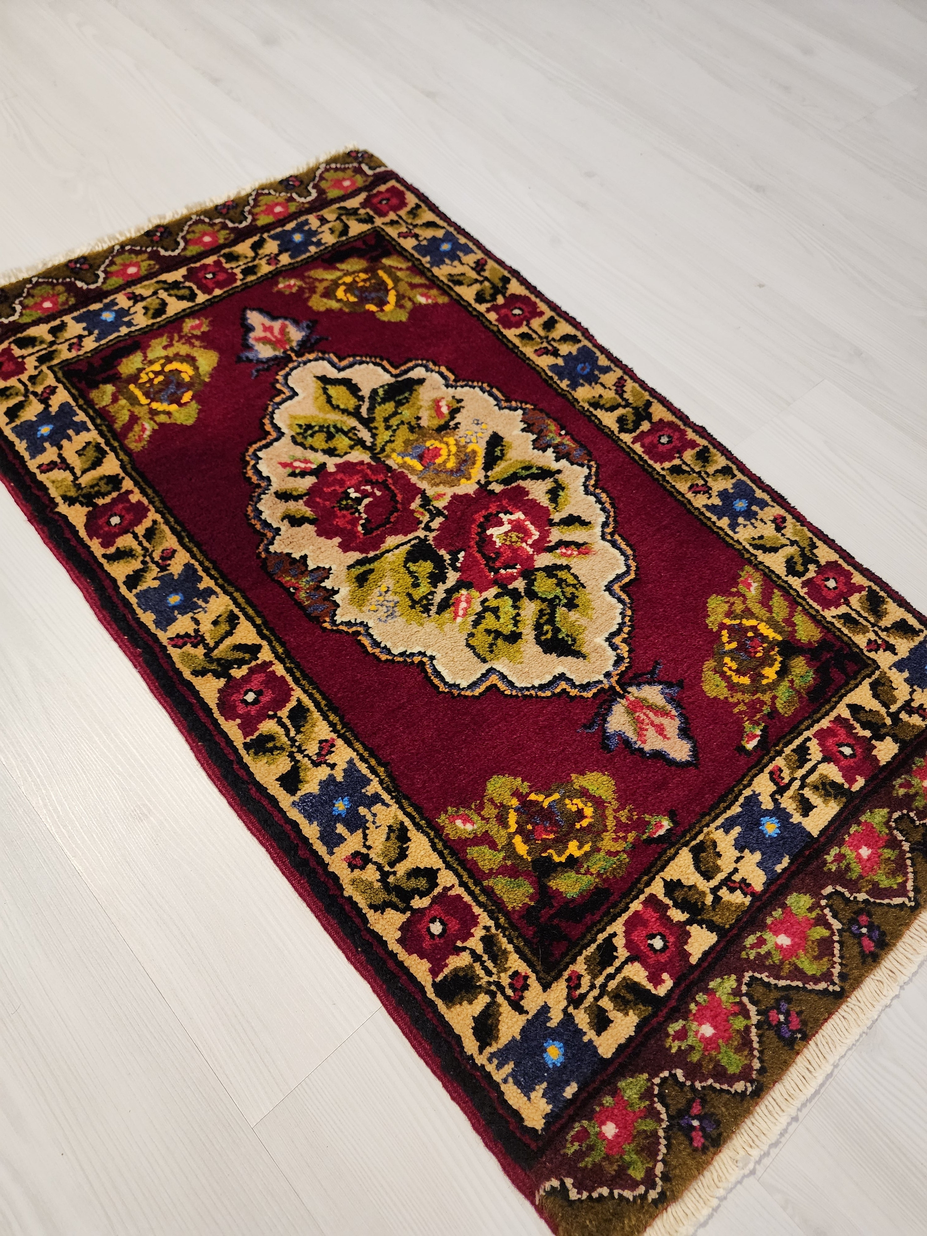 antique Oushak Wool Small Rug — detail texture