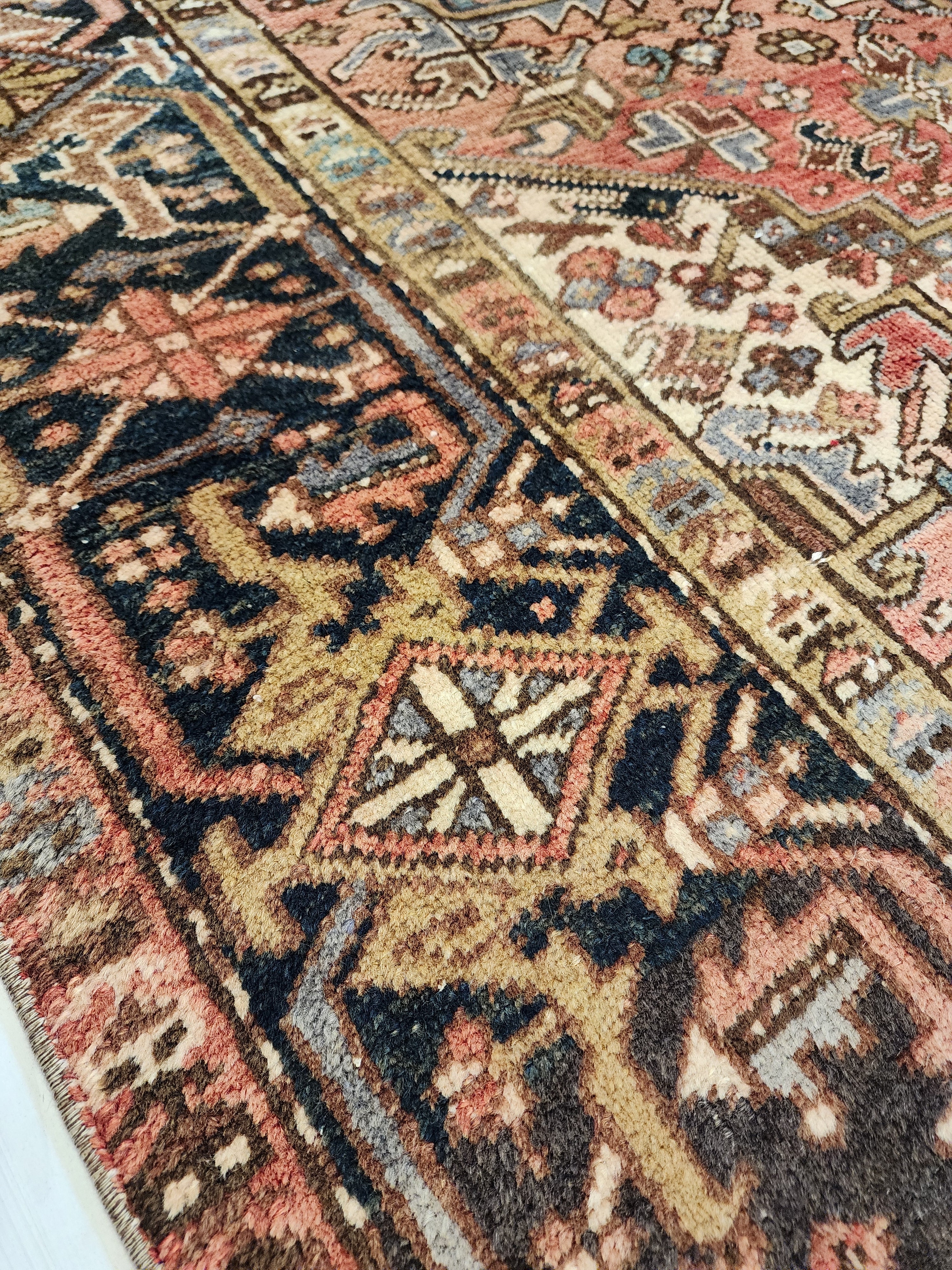 Vintage Persian Heriz Area Rug: Soft Red Oriental Design, 9'6'' x 6'9''