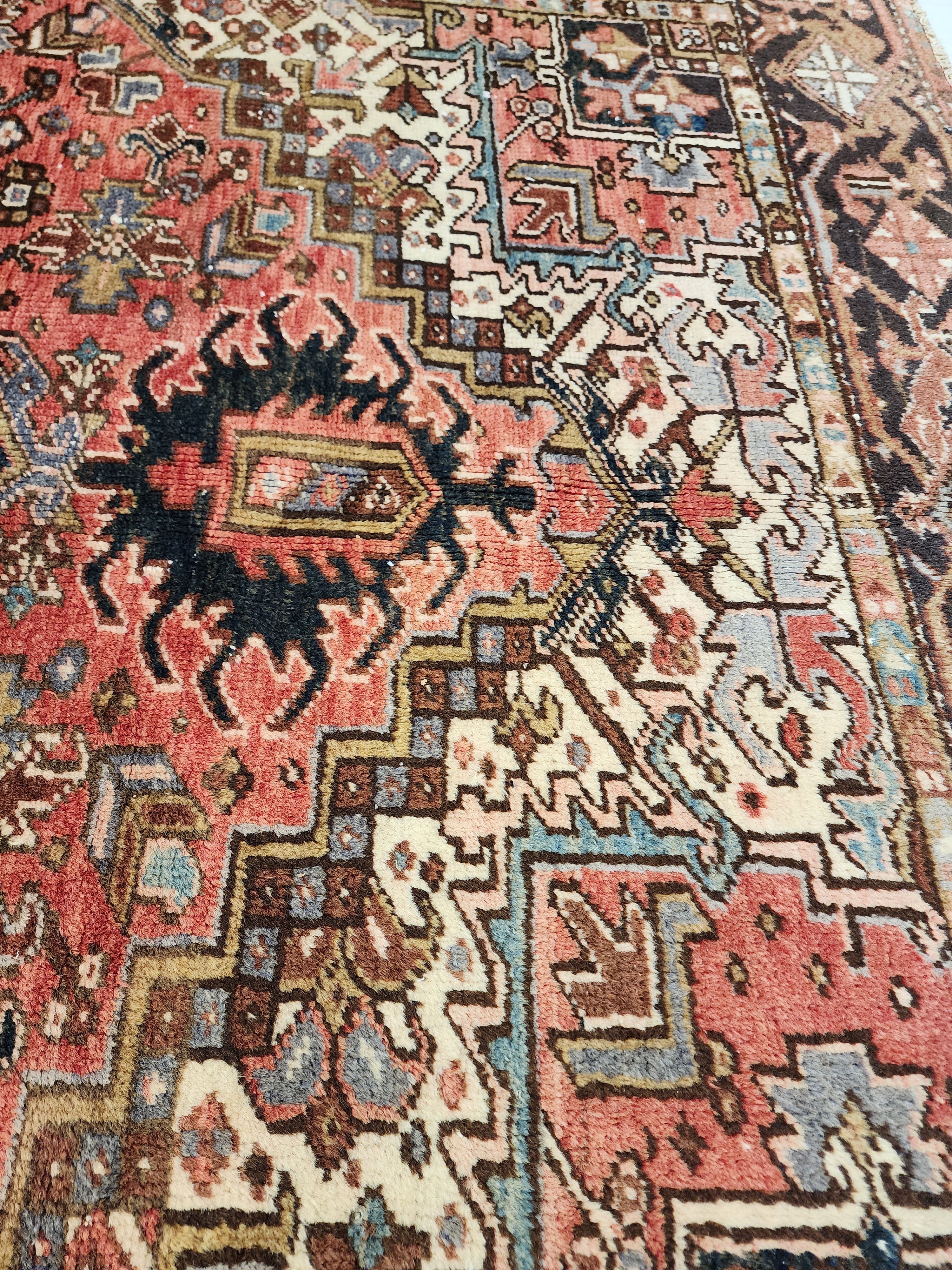 Vintage Persian Heriz Area Rug: Soft Red Oriental Design, 9'6'' x 6'9''