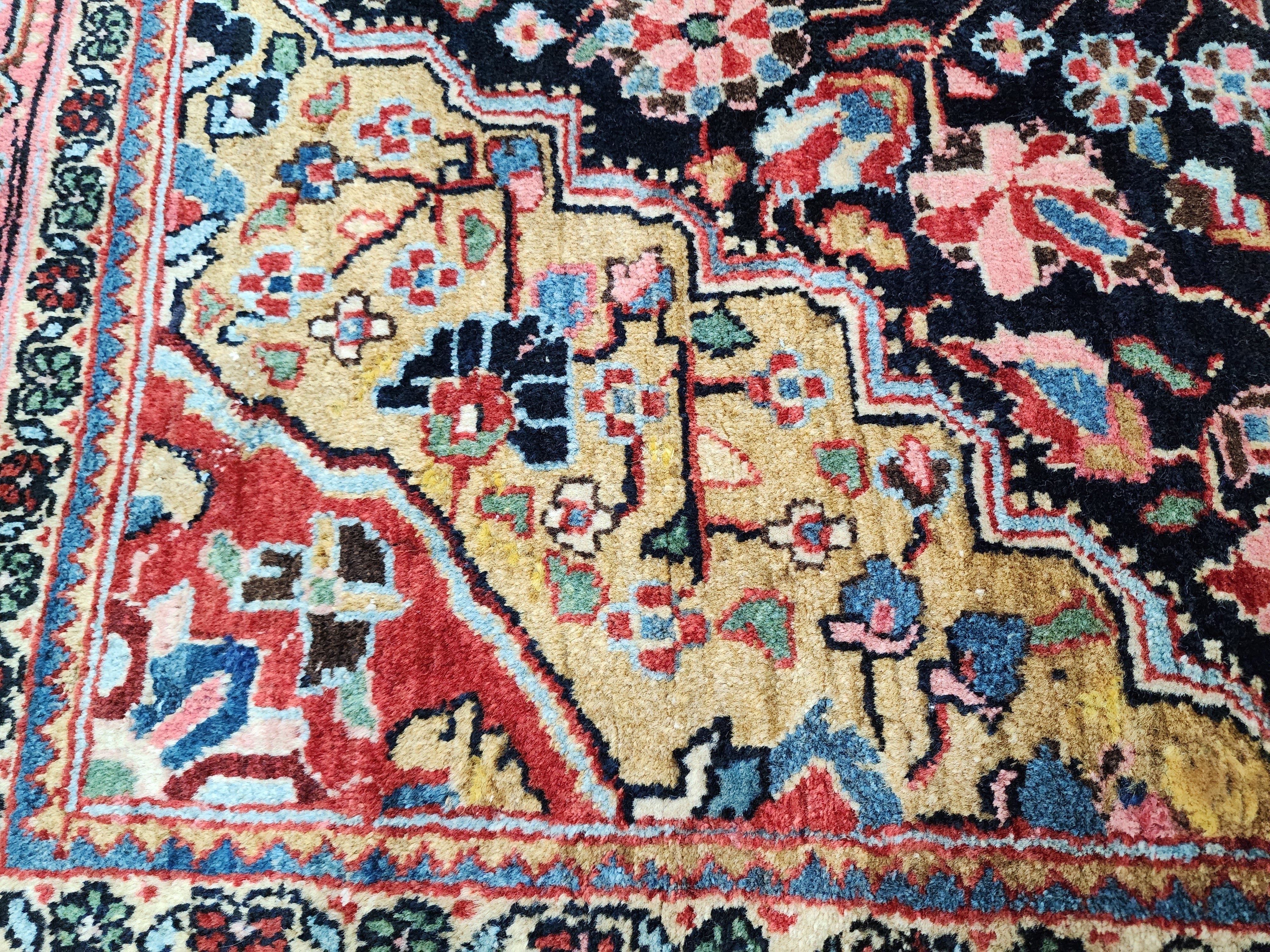 Vintage Zanjan Persian Rug 3'4''x4'9''