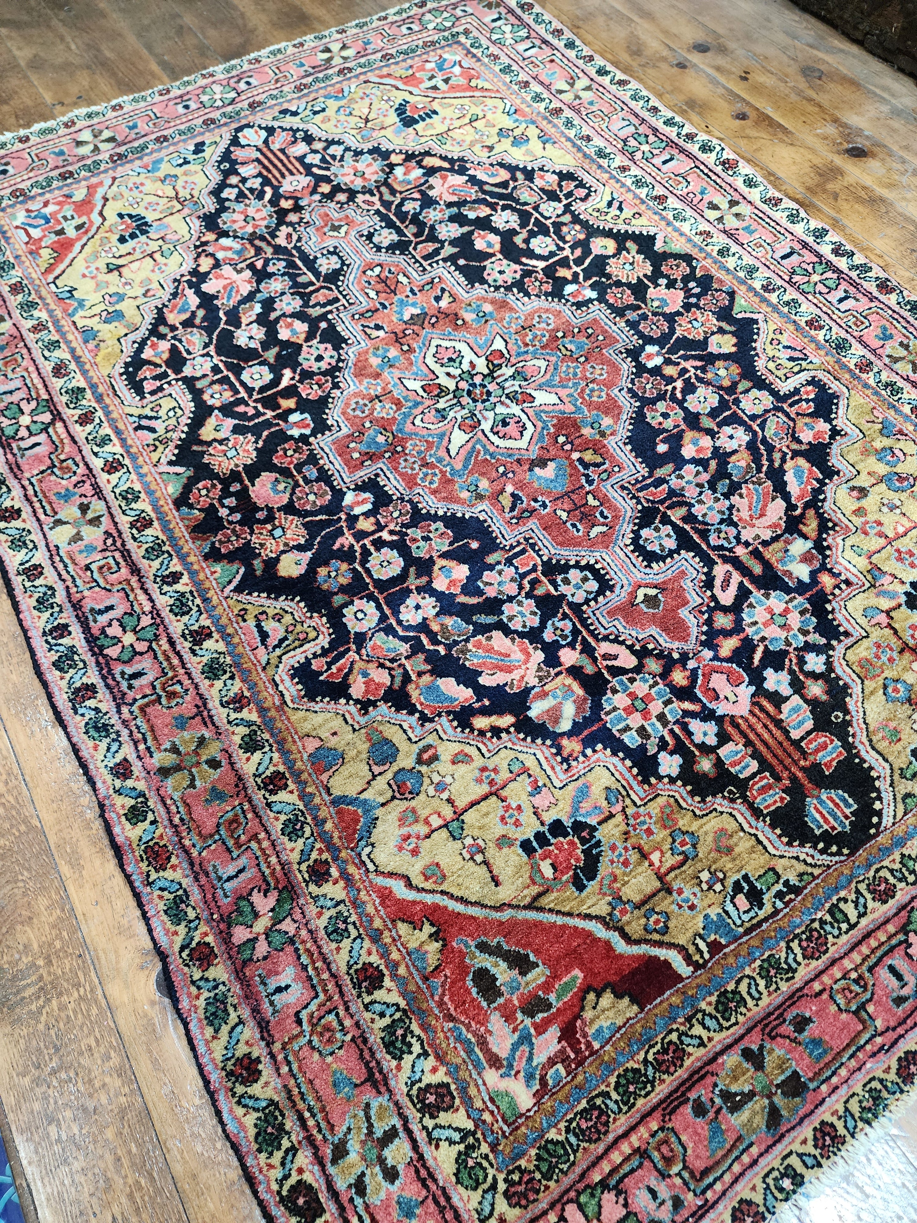 Vintage Zanjan Persian Rug 3'4''x4'9''