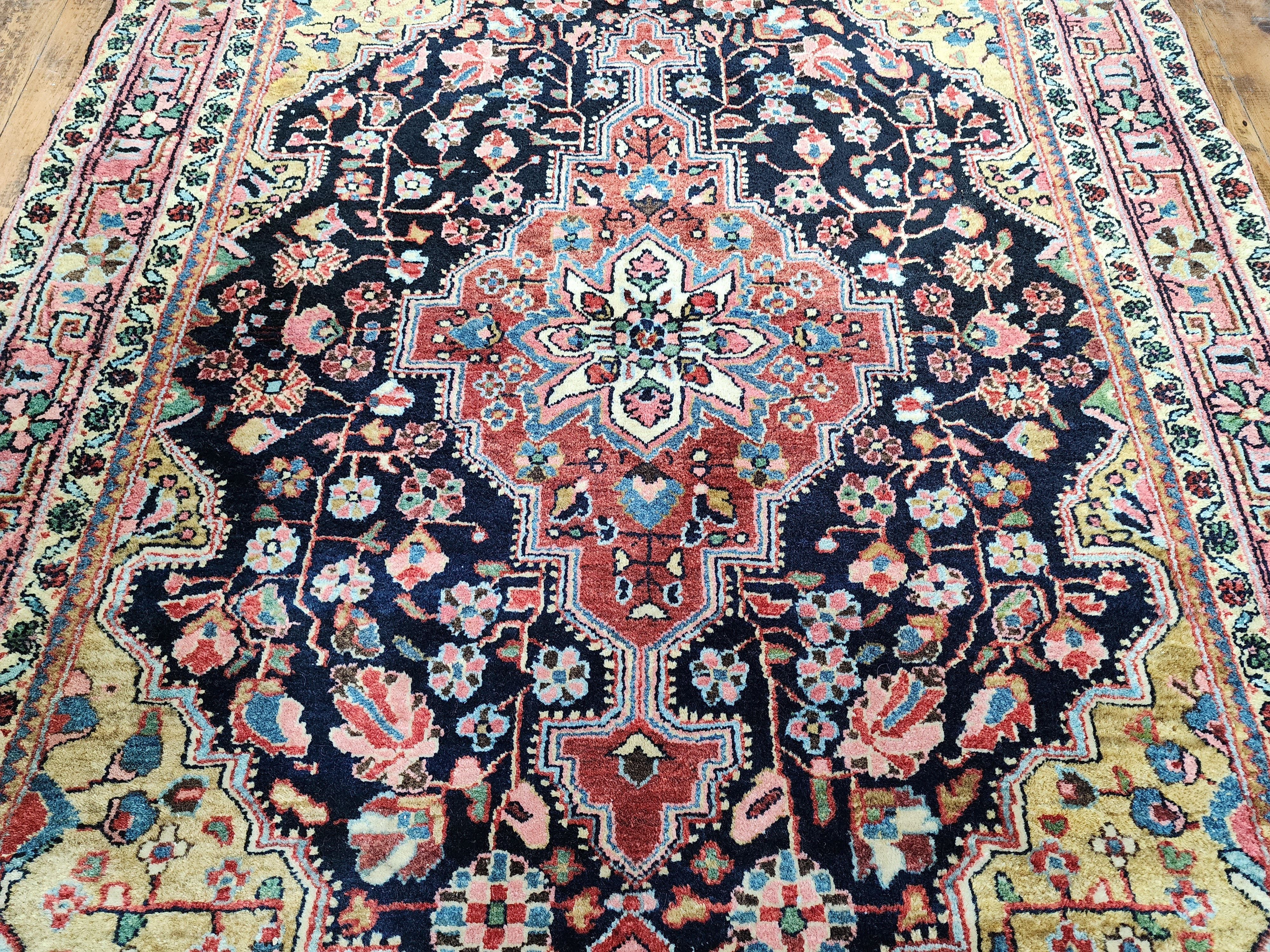 Vintage Zanjan Persian Rug 3'4''x4'9''