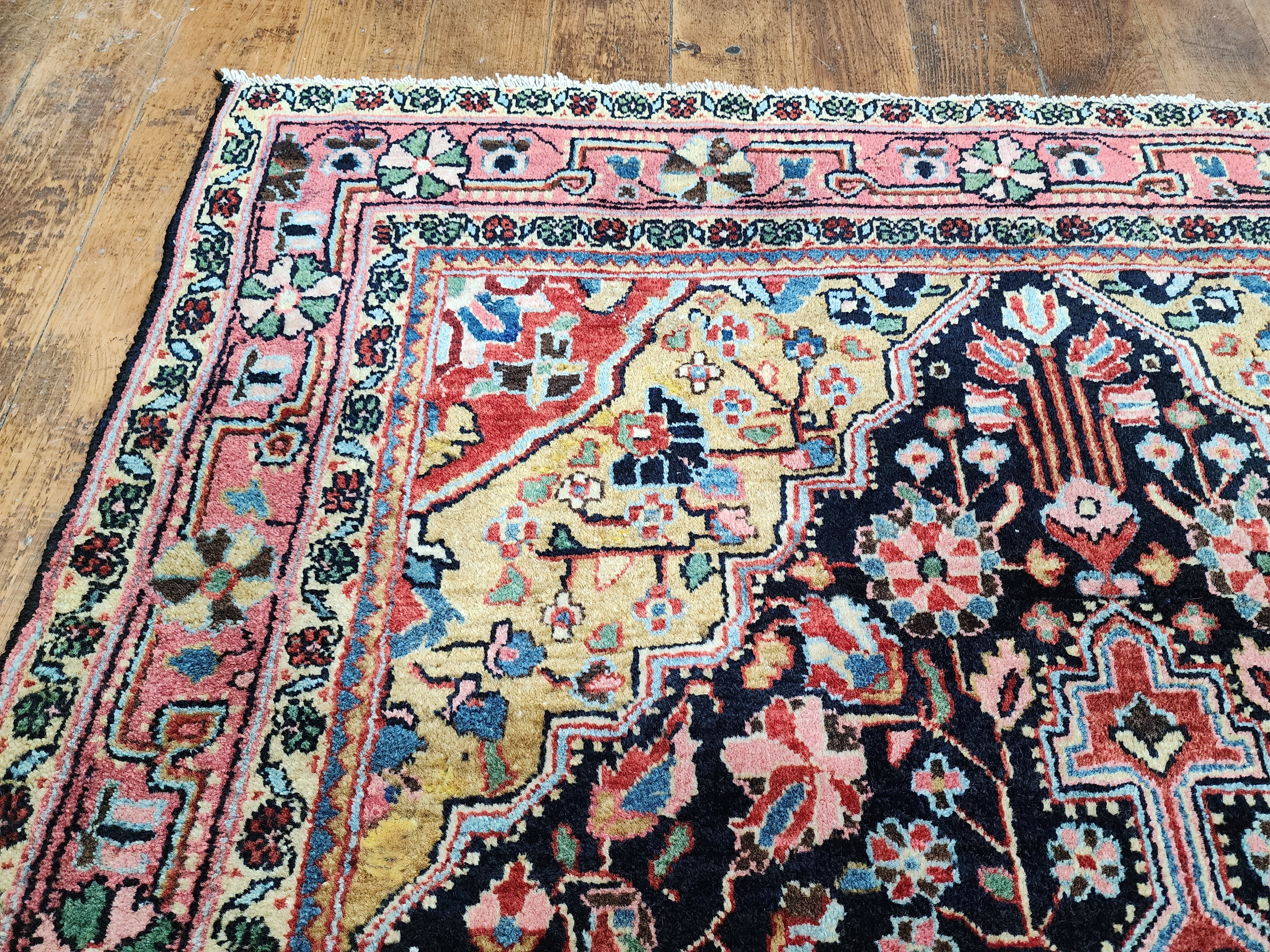 Vintage Zanjan Persian Rug 3'4''x4'9''