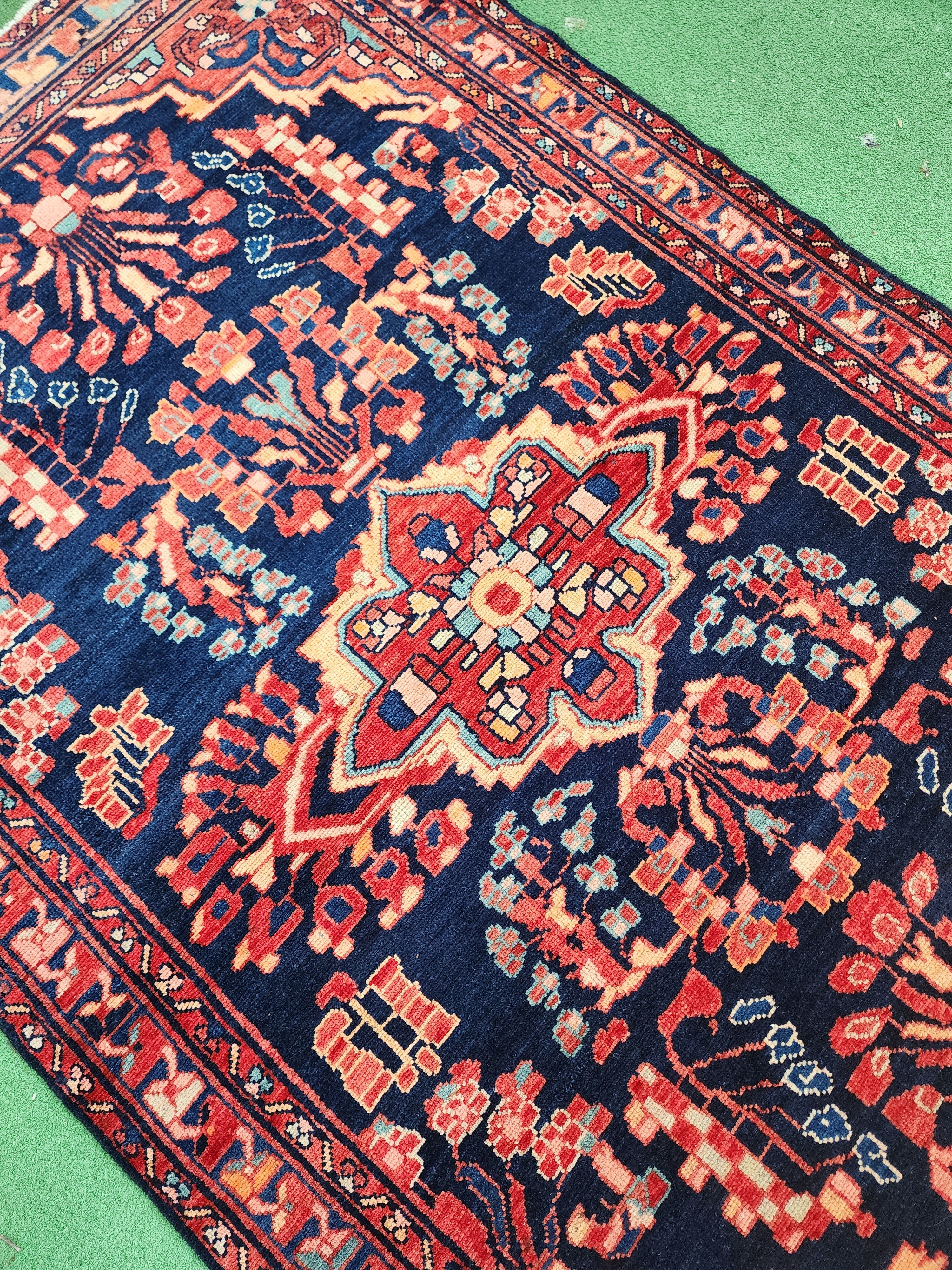 vintage Persian Wool Area Rug — corner detail