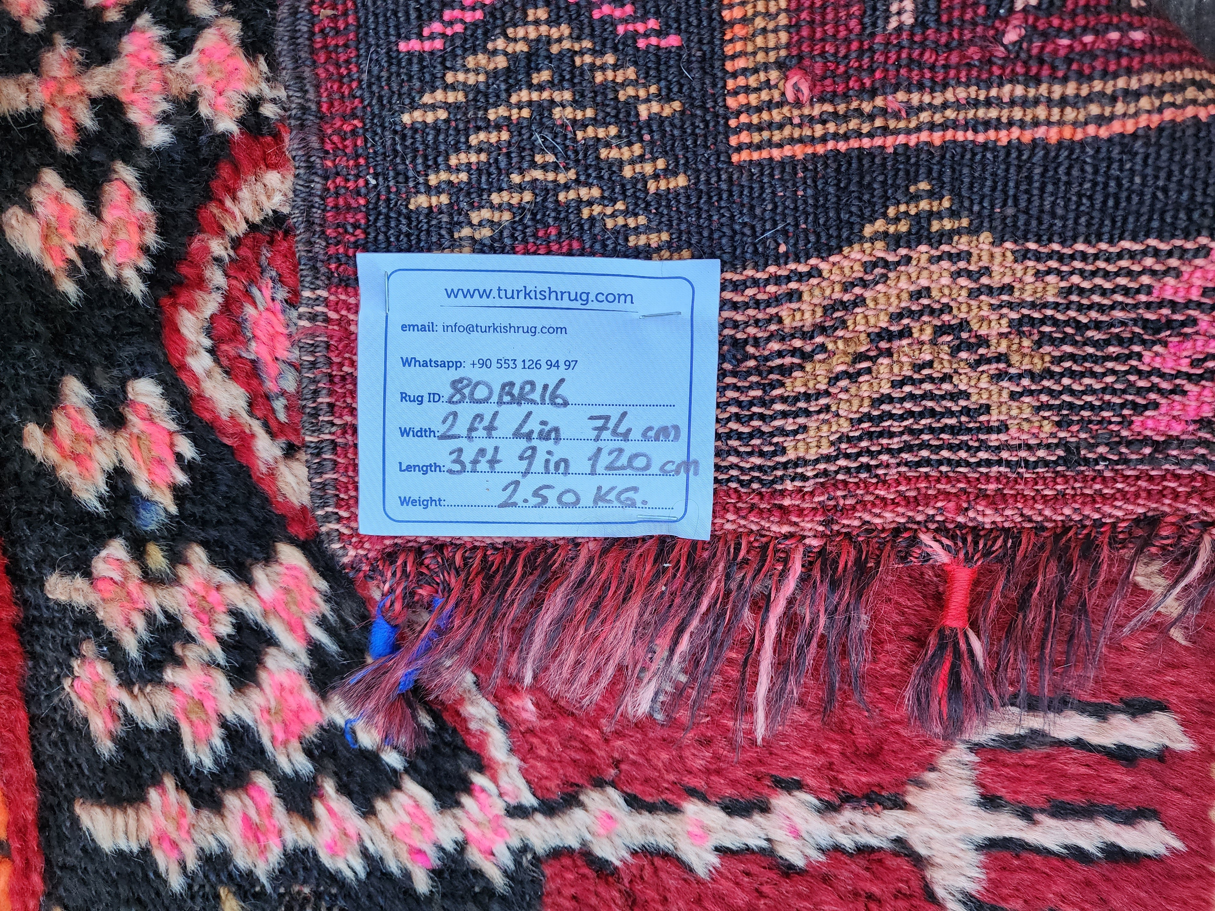 vintage Turkish Small Rug — colour close-up