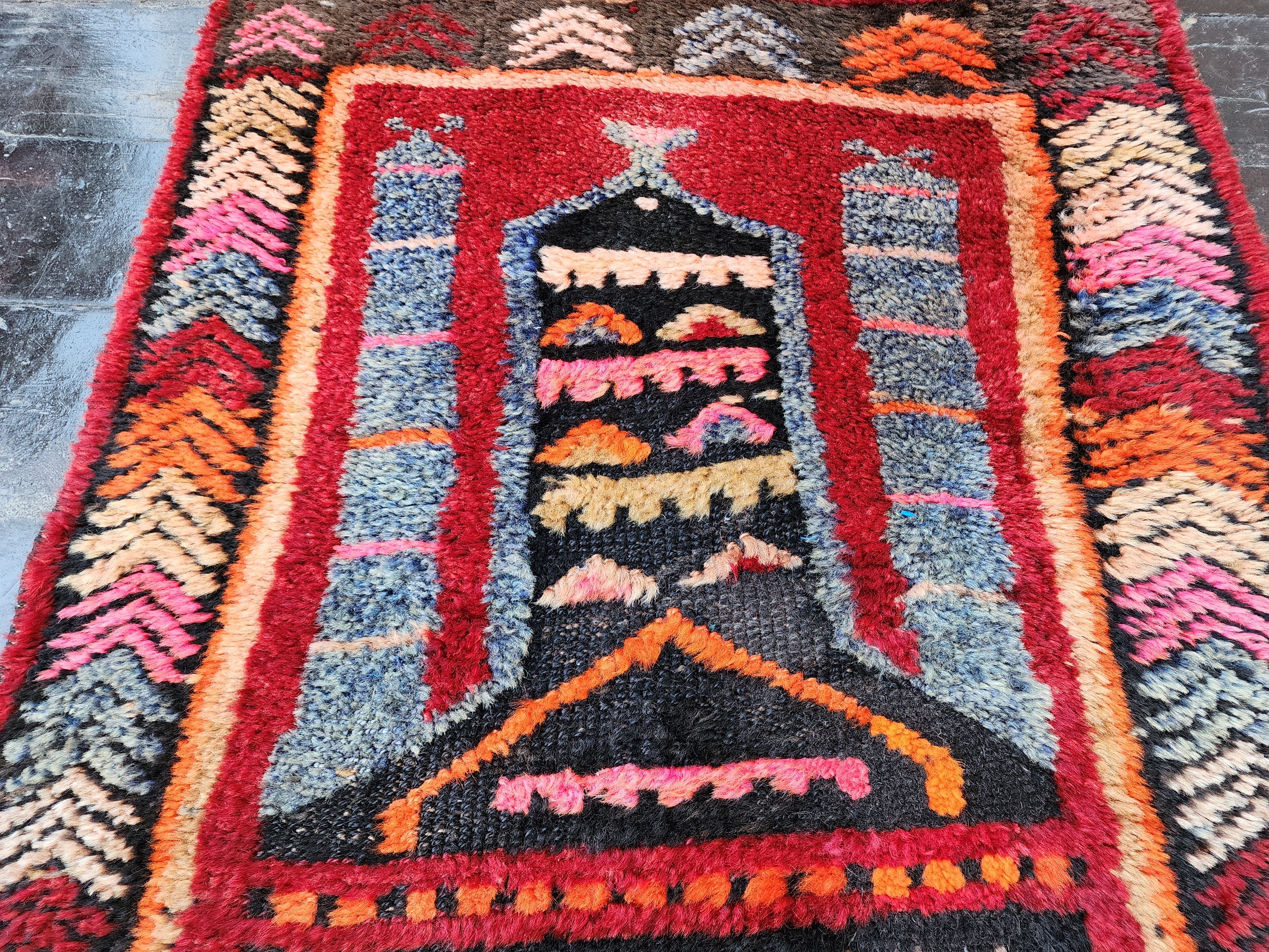vintage Turkish Small Rug — corner detail