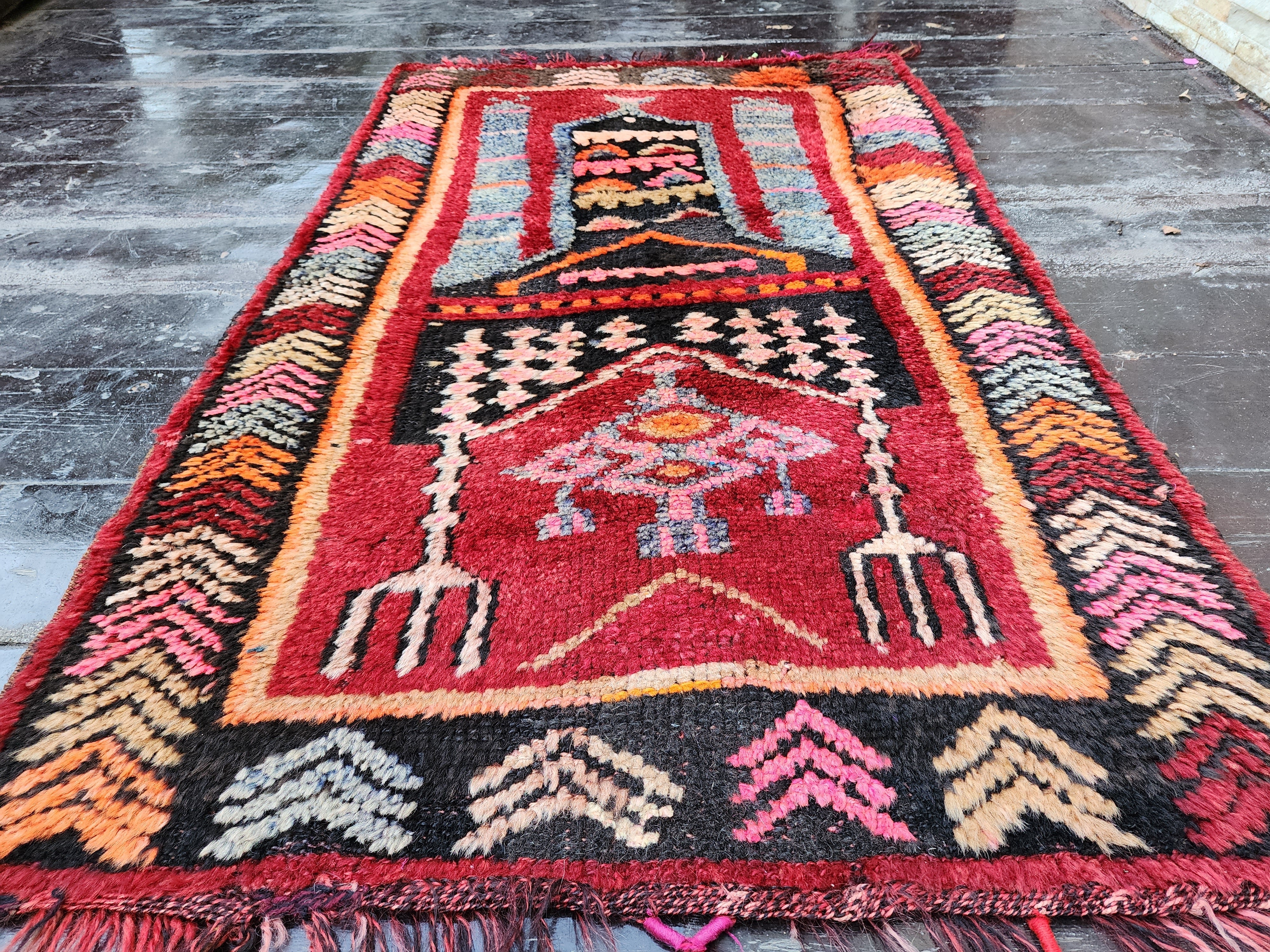 vintage Turkish Small Rug — border pattern
