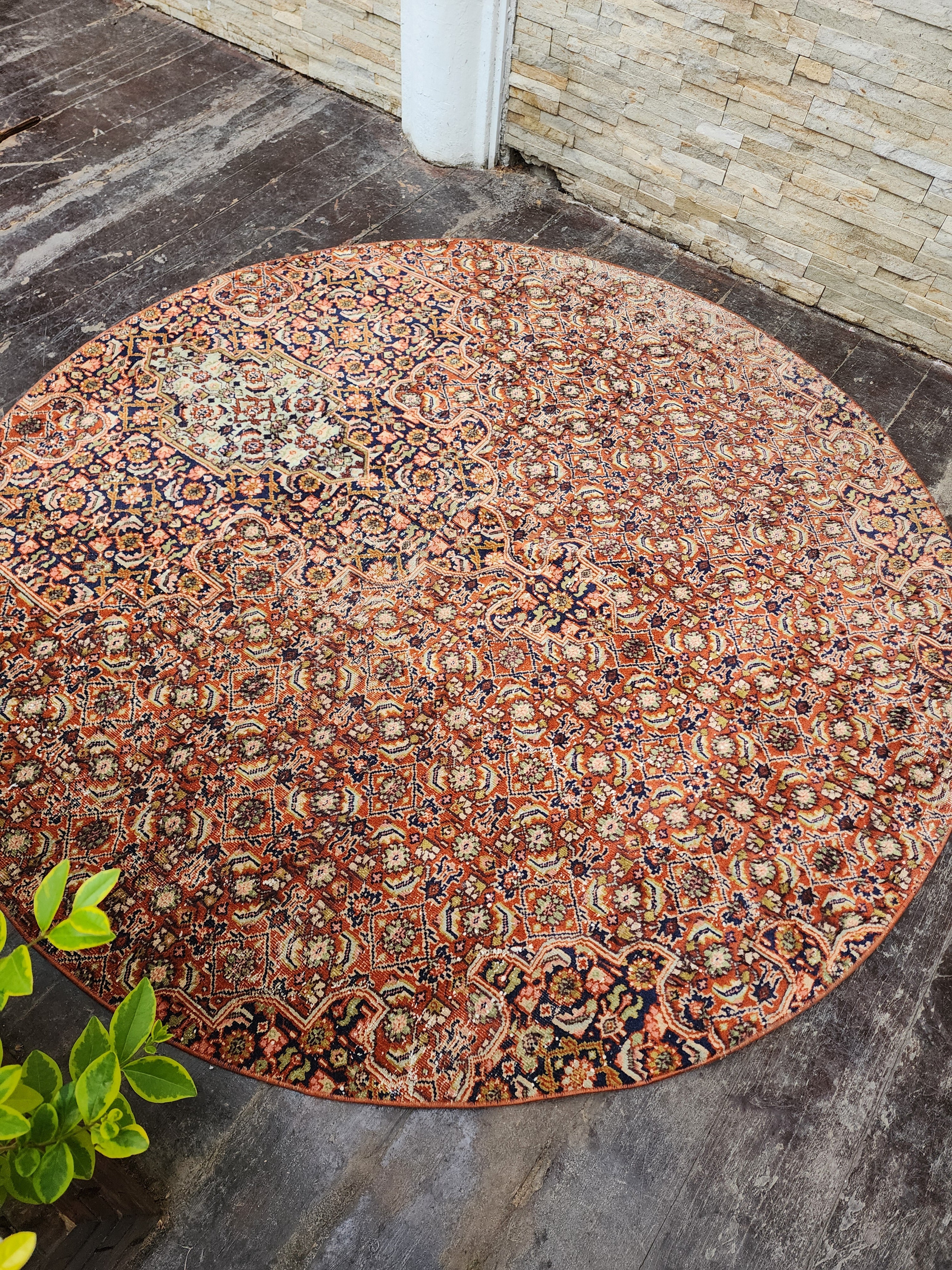 Kleitor — Vintage Persian Area Rug