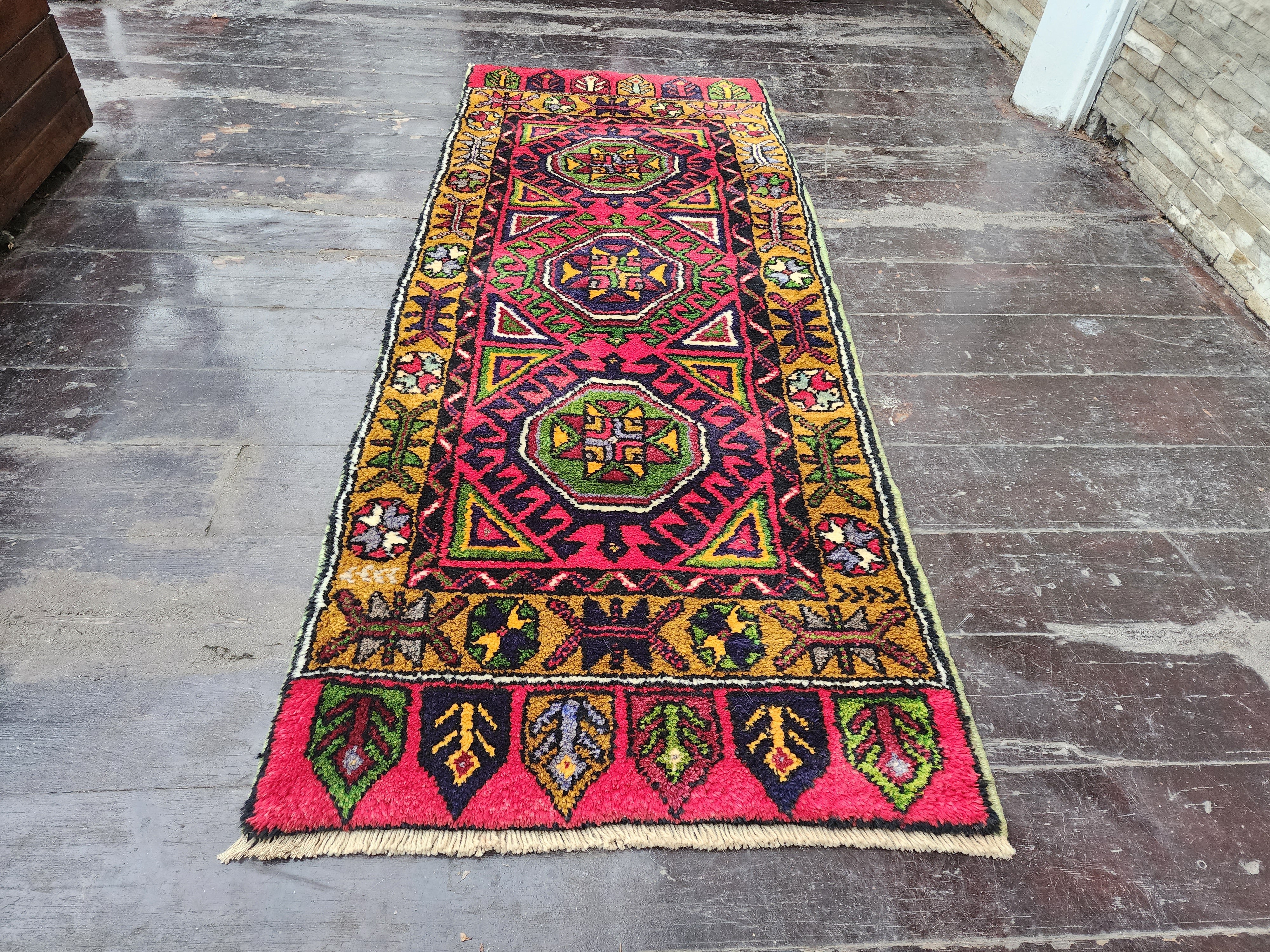 antique Oushak Wool Small Rug — colour close-up