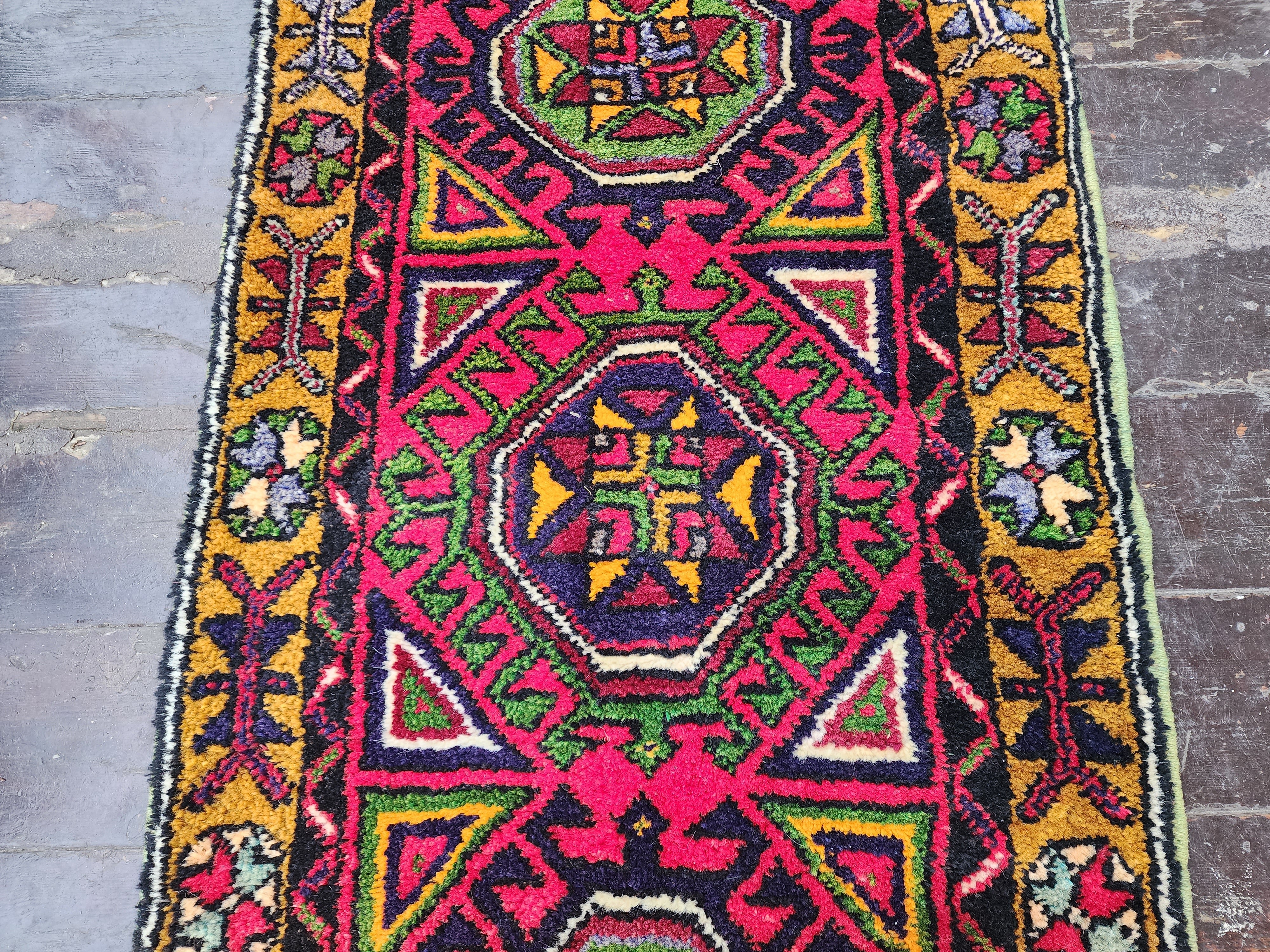 antique Oushak Wool Small Rug — edge weave