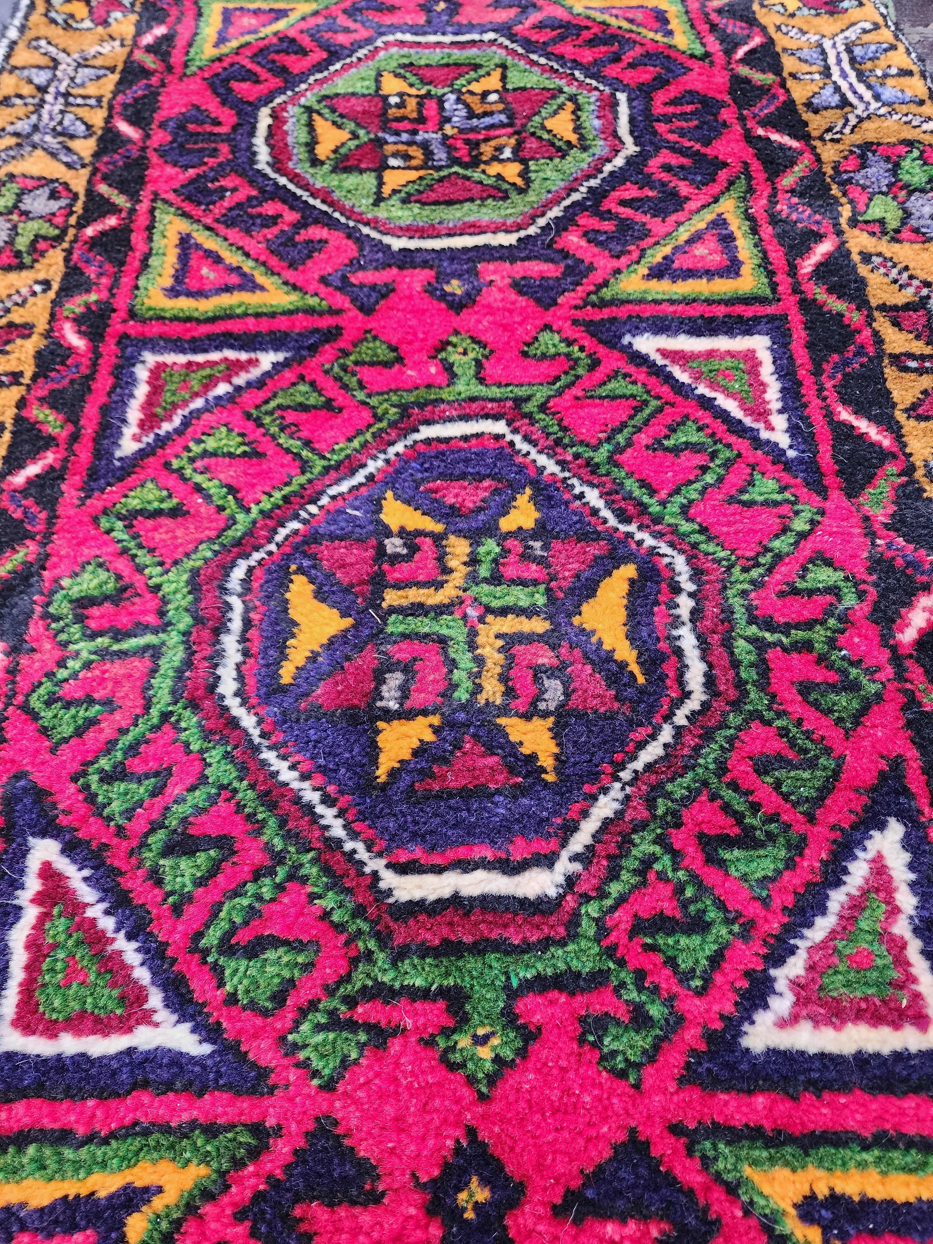 antique Oushak Wool Small Rug — detail texture