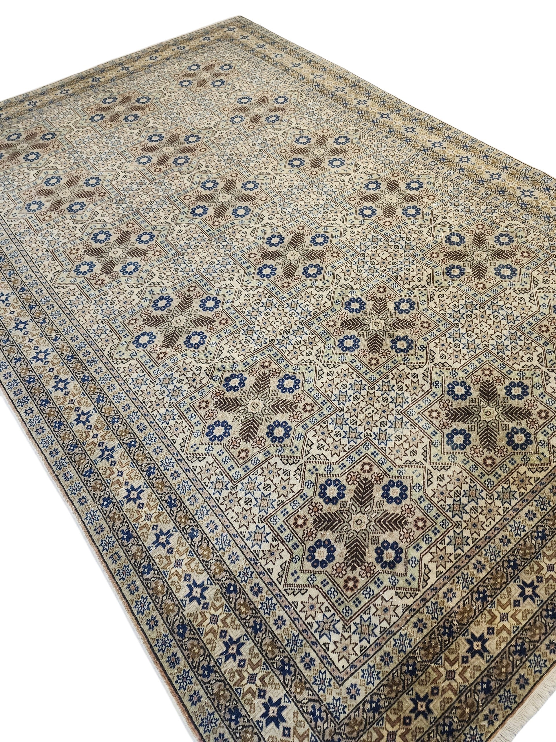 1950s Handwoven Kayseri Wool Rug, Seljuk Star Pattern, Organic Living Room Carpet