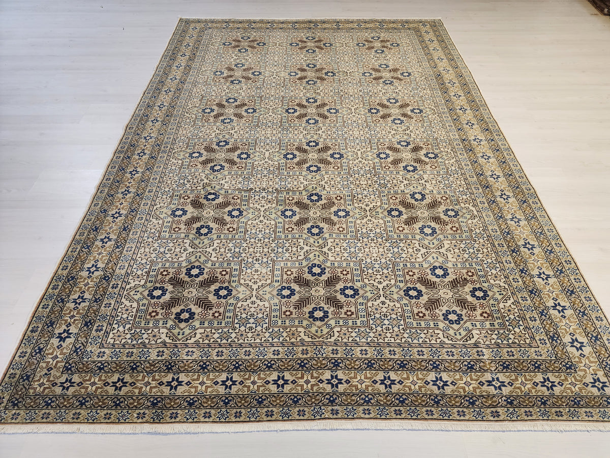 1950s Handwoven Kayseri Wool Rug, Seljuk Star Pattern, Organic Living Room Carpet
