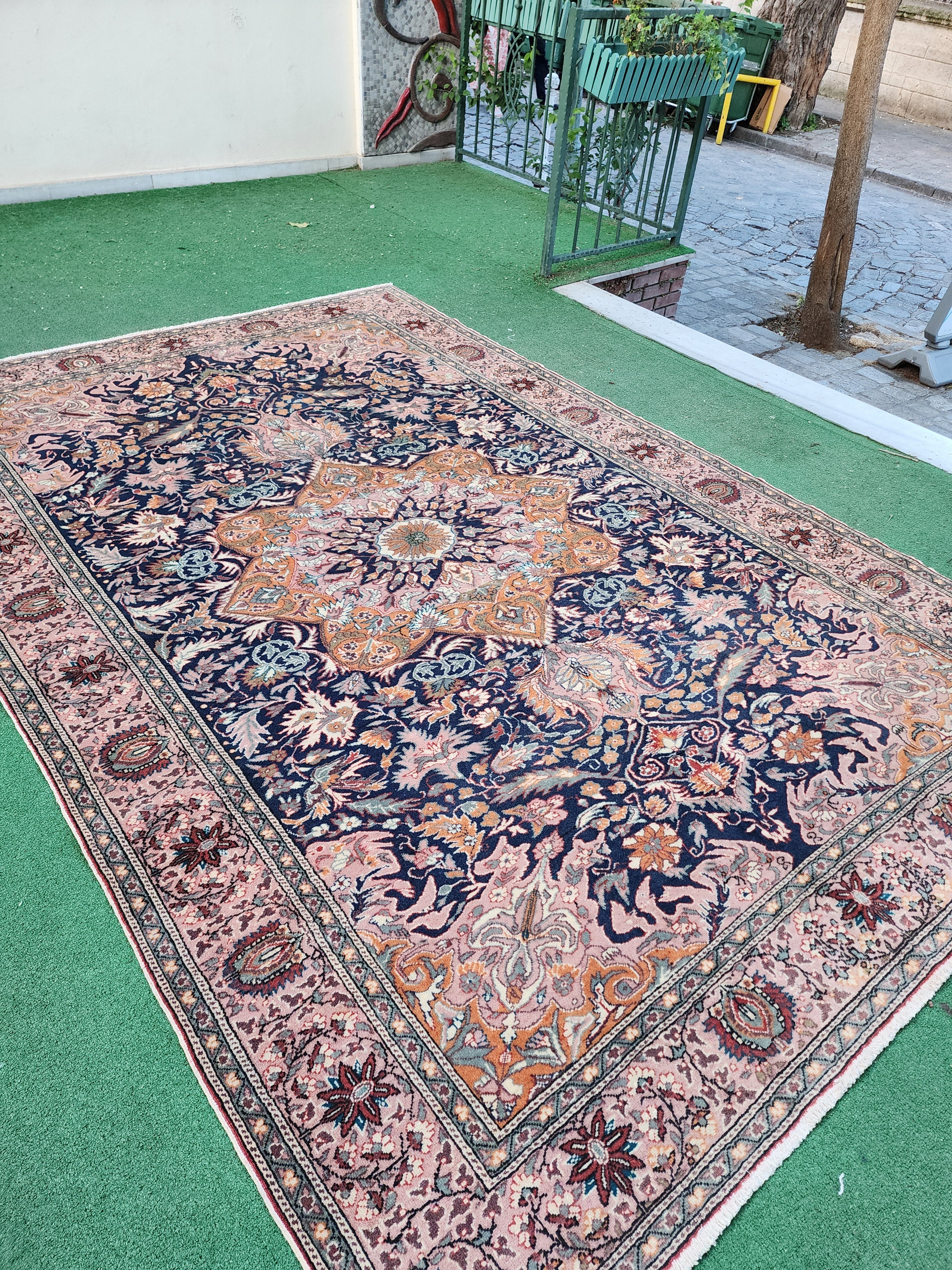 vintage Kayseri Wool Large Area Rug — edge weave