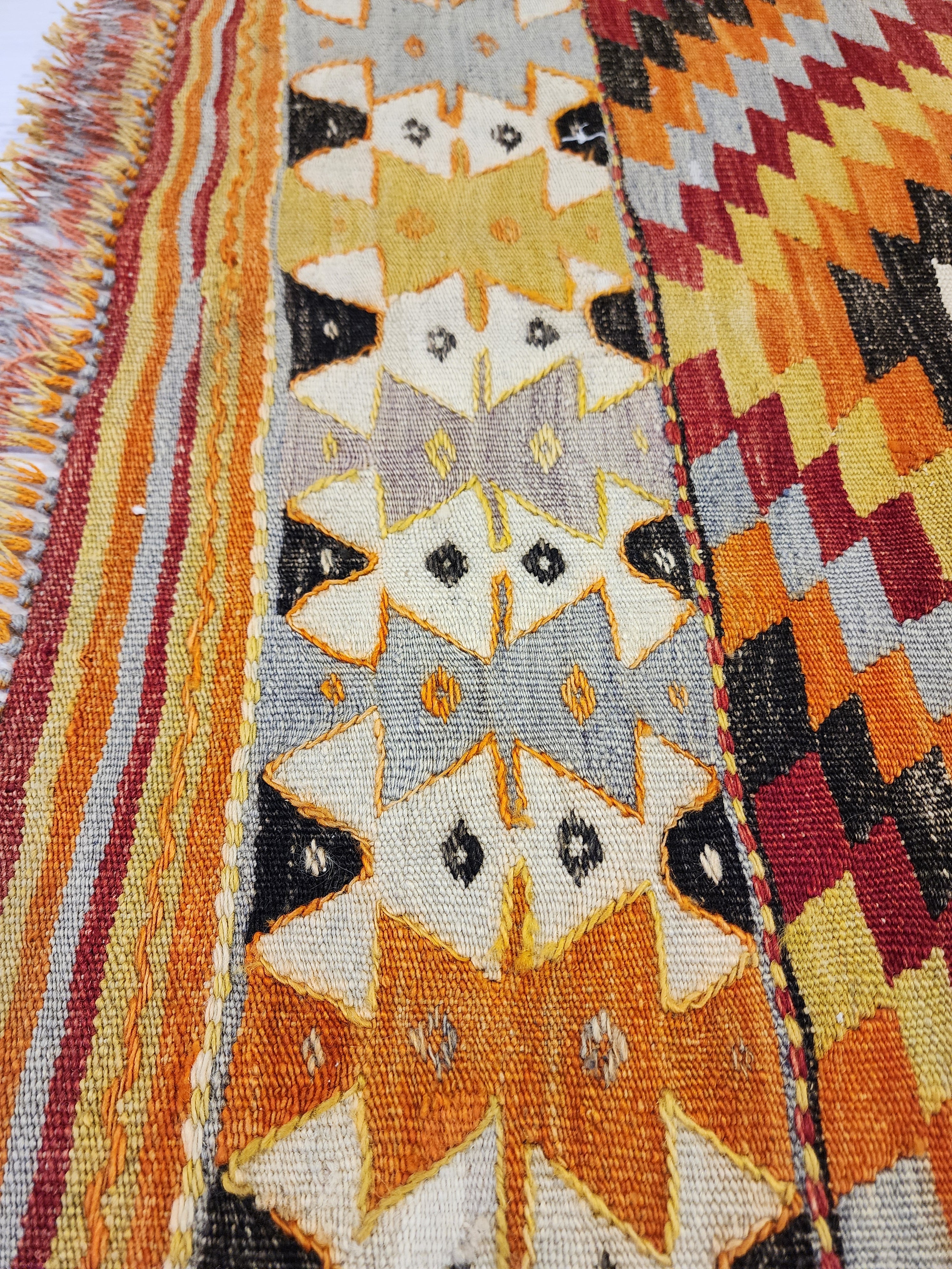 Turkish Kilim Rug, Handmade Organic Wool Rug, Anatolian Tribal Nomadic Moroccan Bohemian Living Room Rustic Decor Persian Area Rug 5'4"x4'3"
