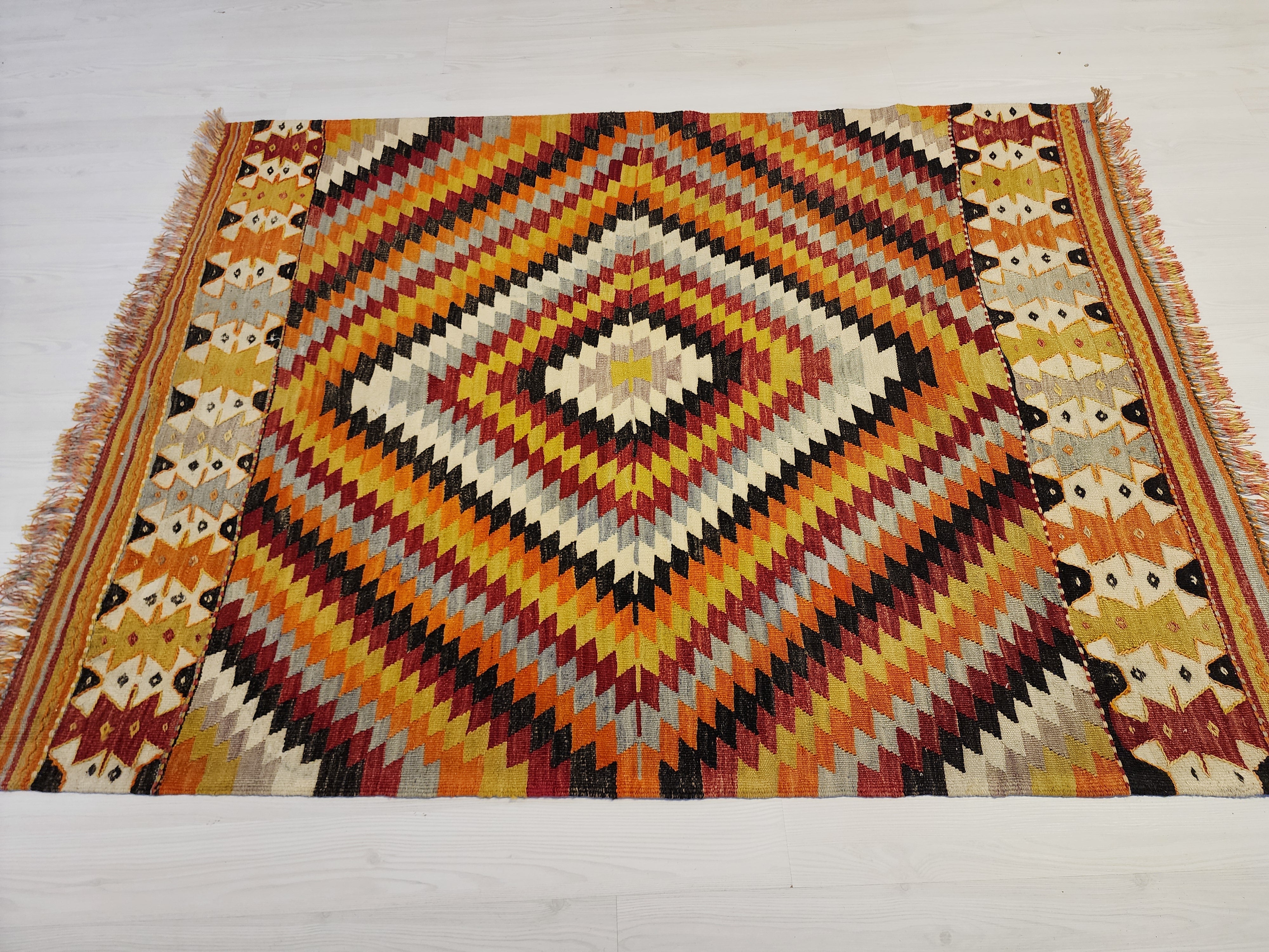vintage Anatolian Wool Small Rug — colour close-up