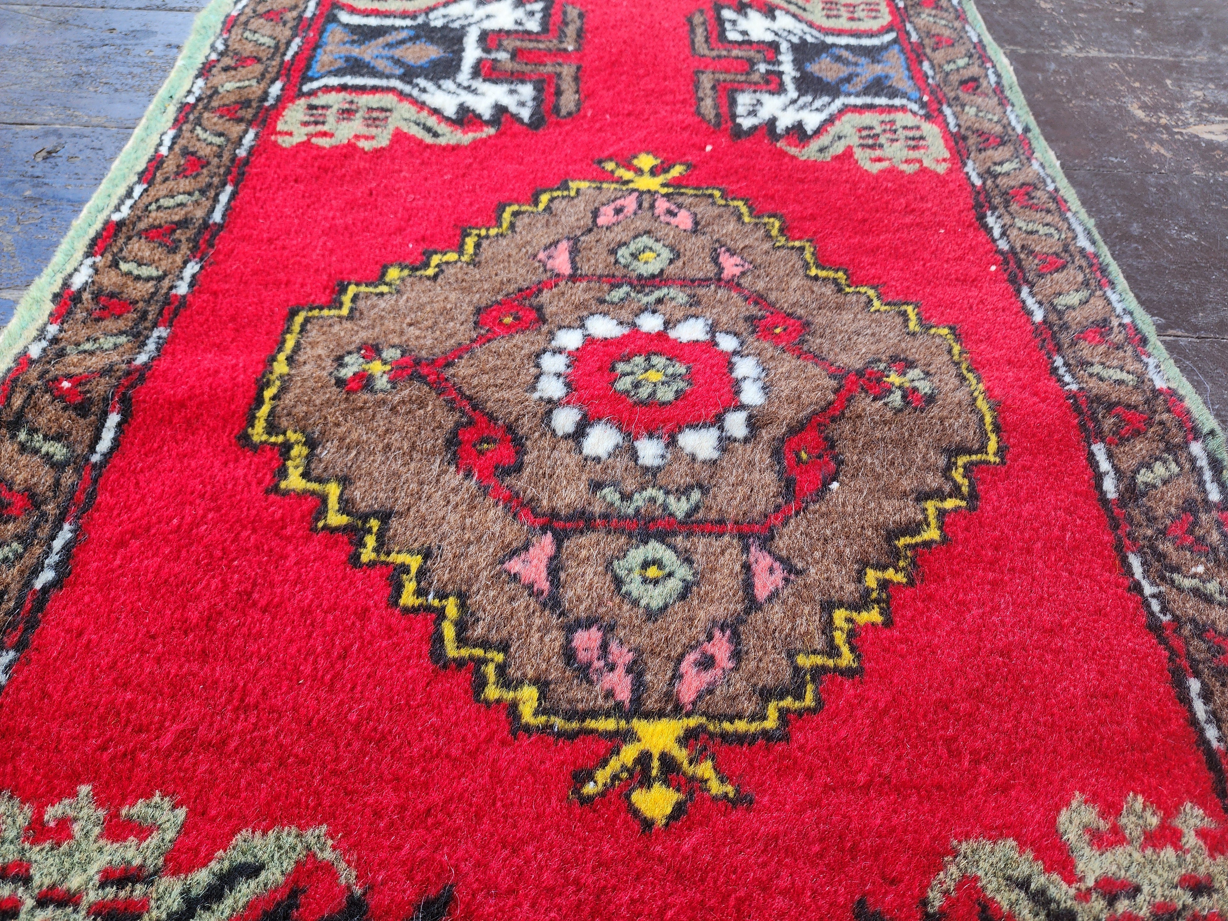 vintage Anatolian Small Rug — pattern close-up