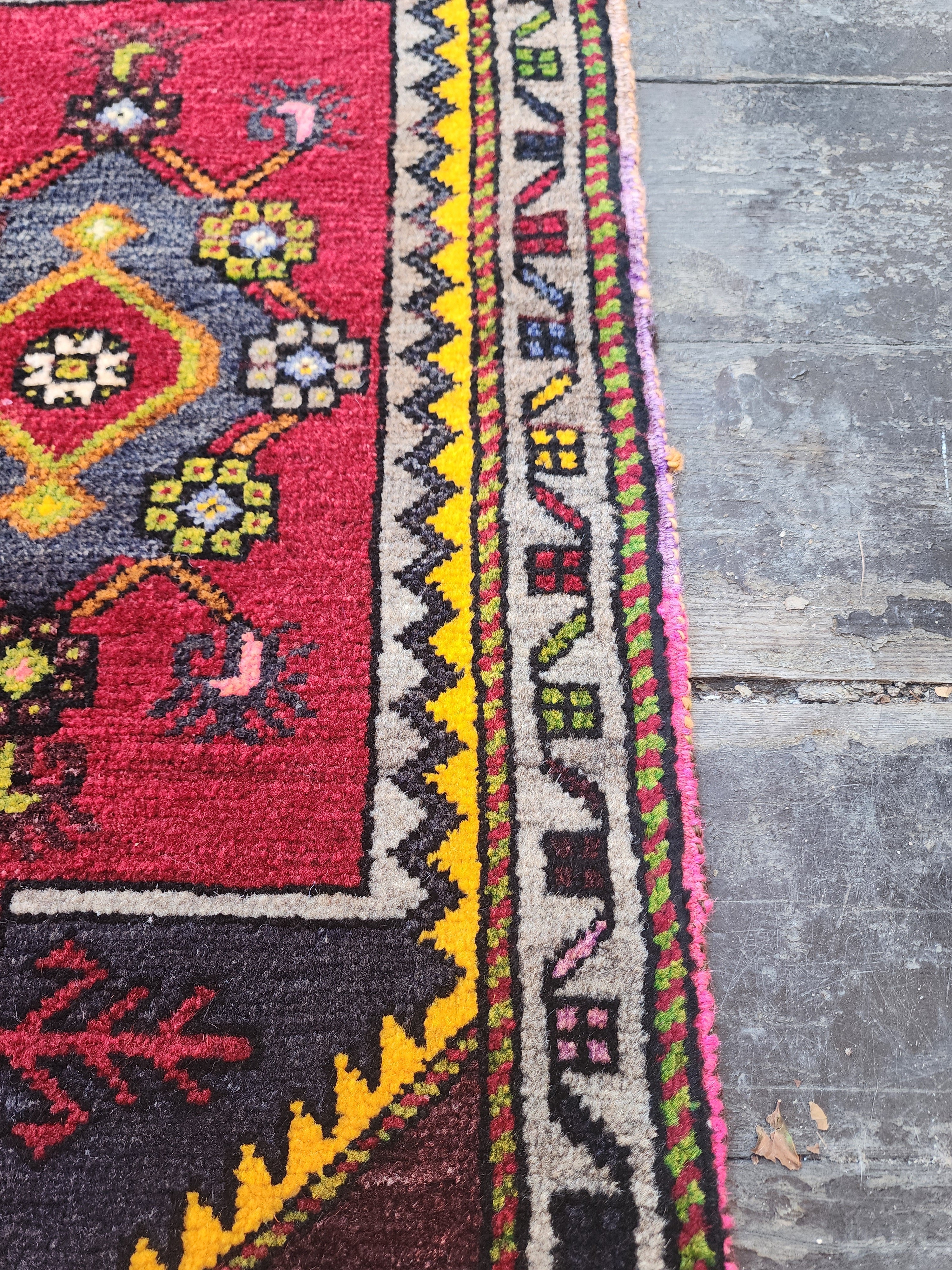 antique Anatolian Small Rug — border pattern