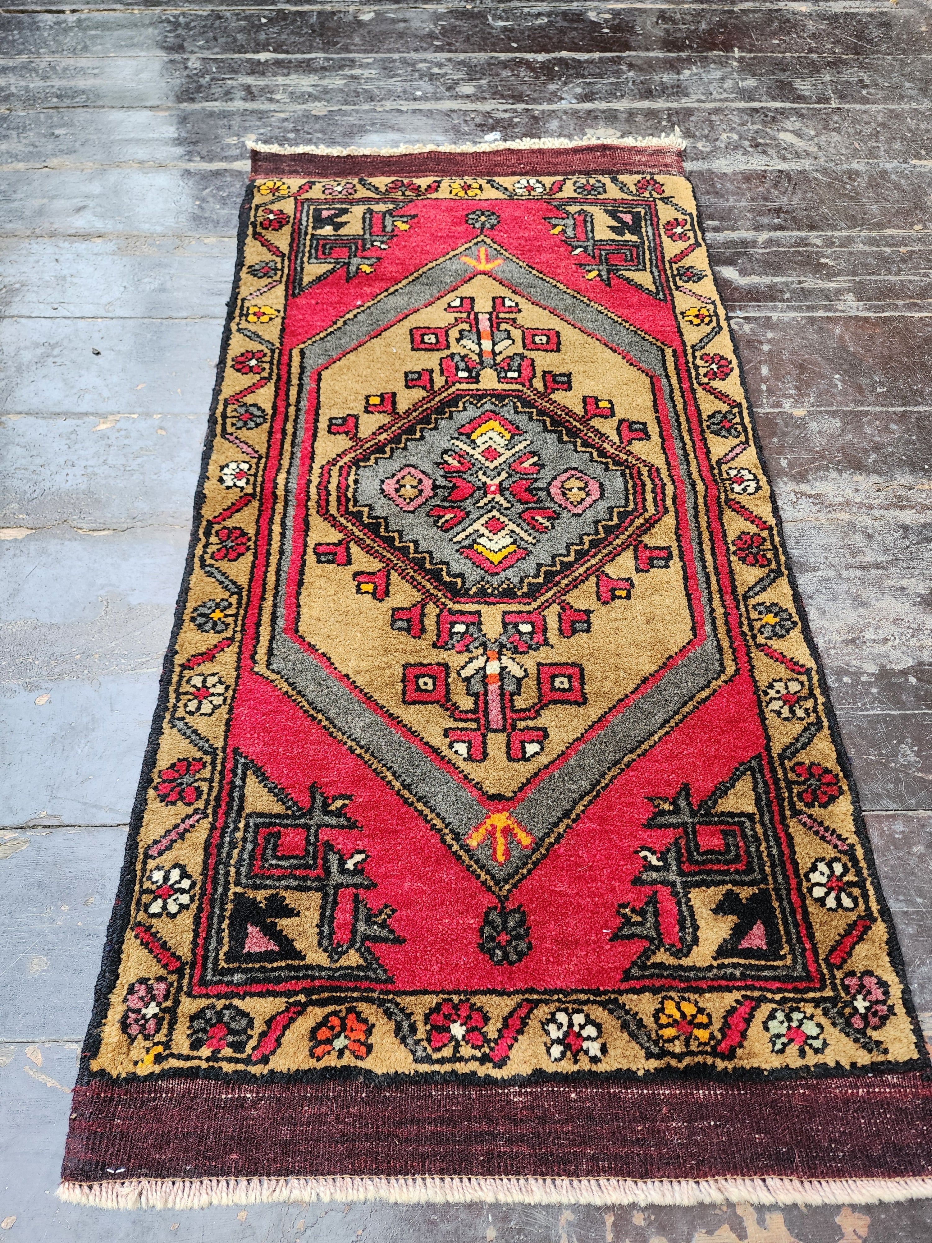 vintage Kayseri Small Rug — detail texture