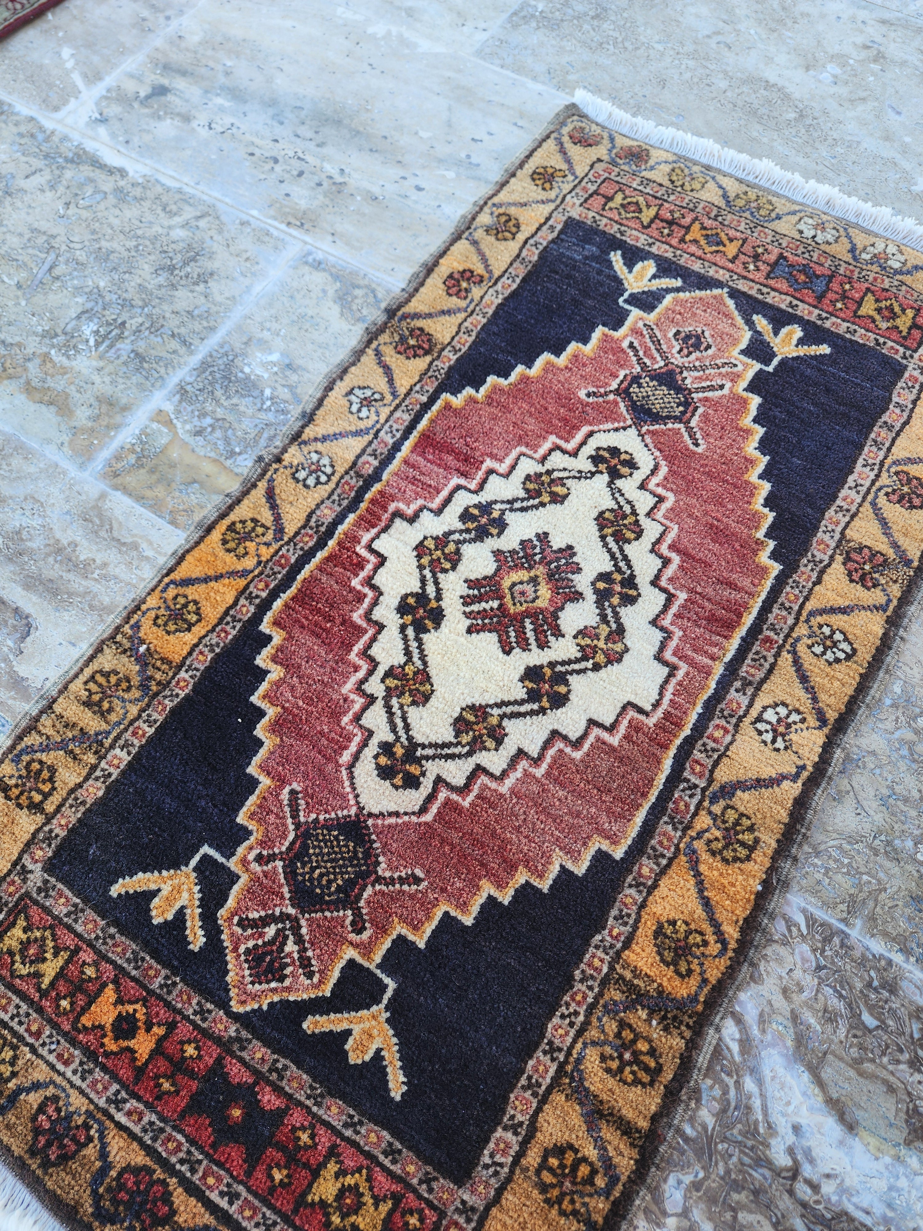 Small Vintage Rug 3 ft 2 in x 1 ft 8 in Purple/ Orrange and Blue Geometric Medallion Mat Handmade from Natural Wool for Entry or Bedroom