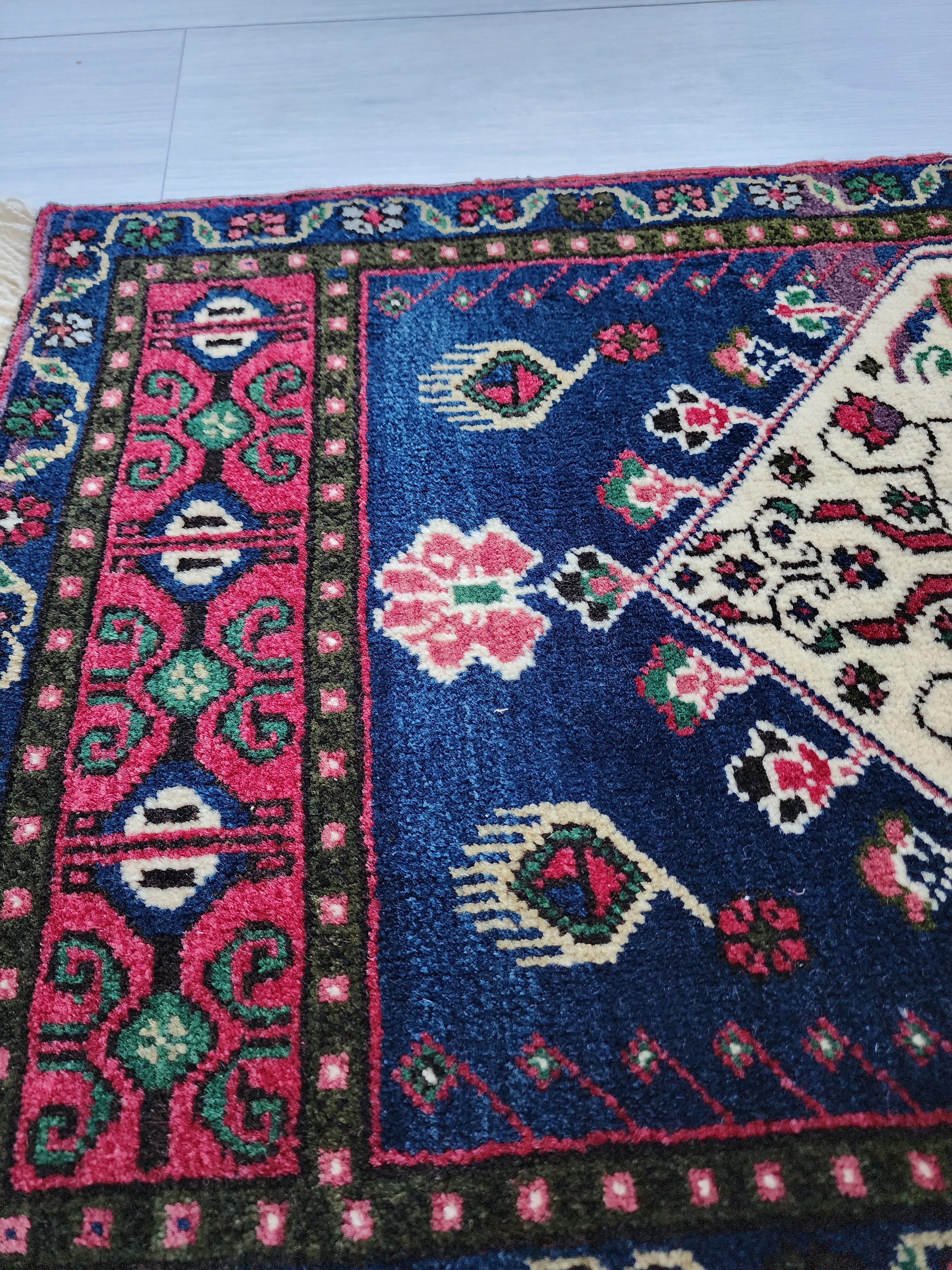 vintage Anatolian Wool Small Rug — pattern close-up