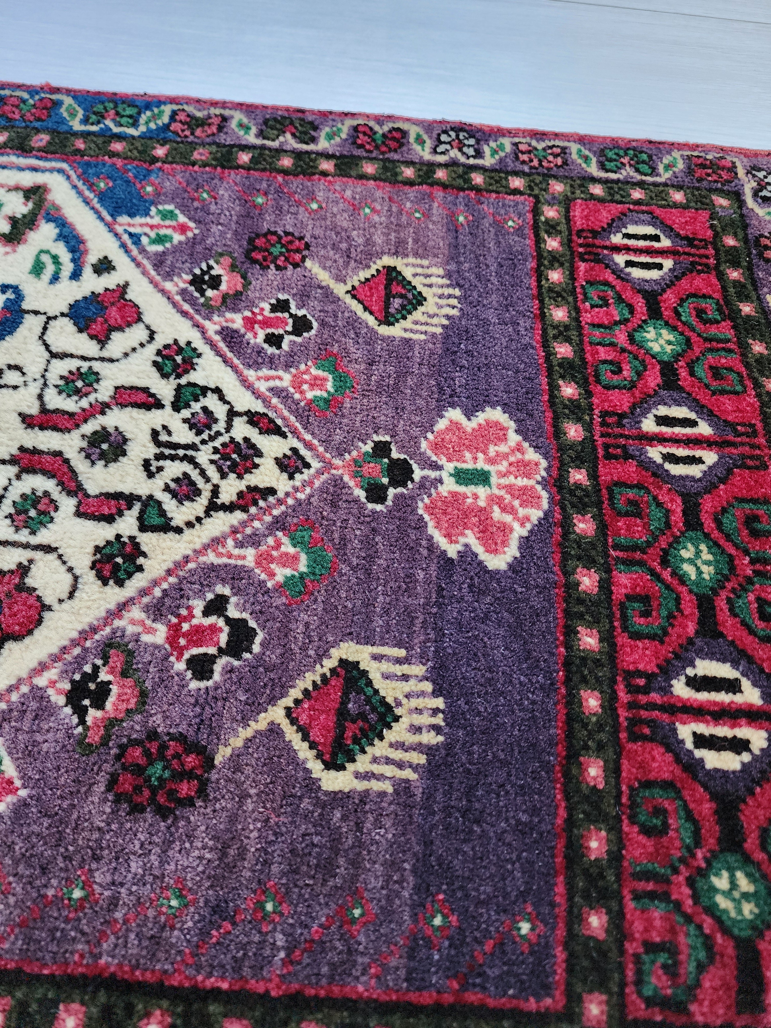 vintage Anatolian Wool Small Rug — corner detail