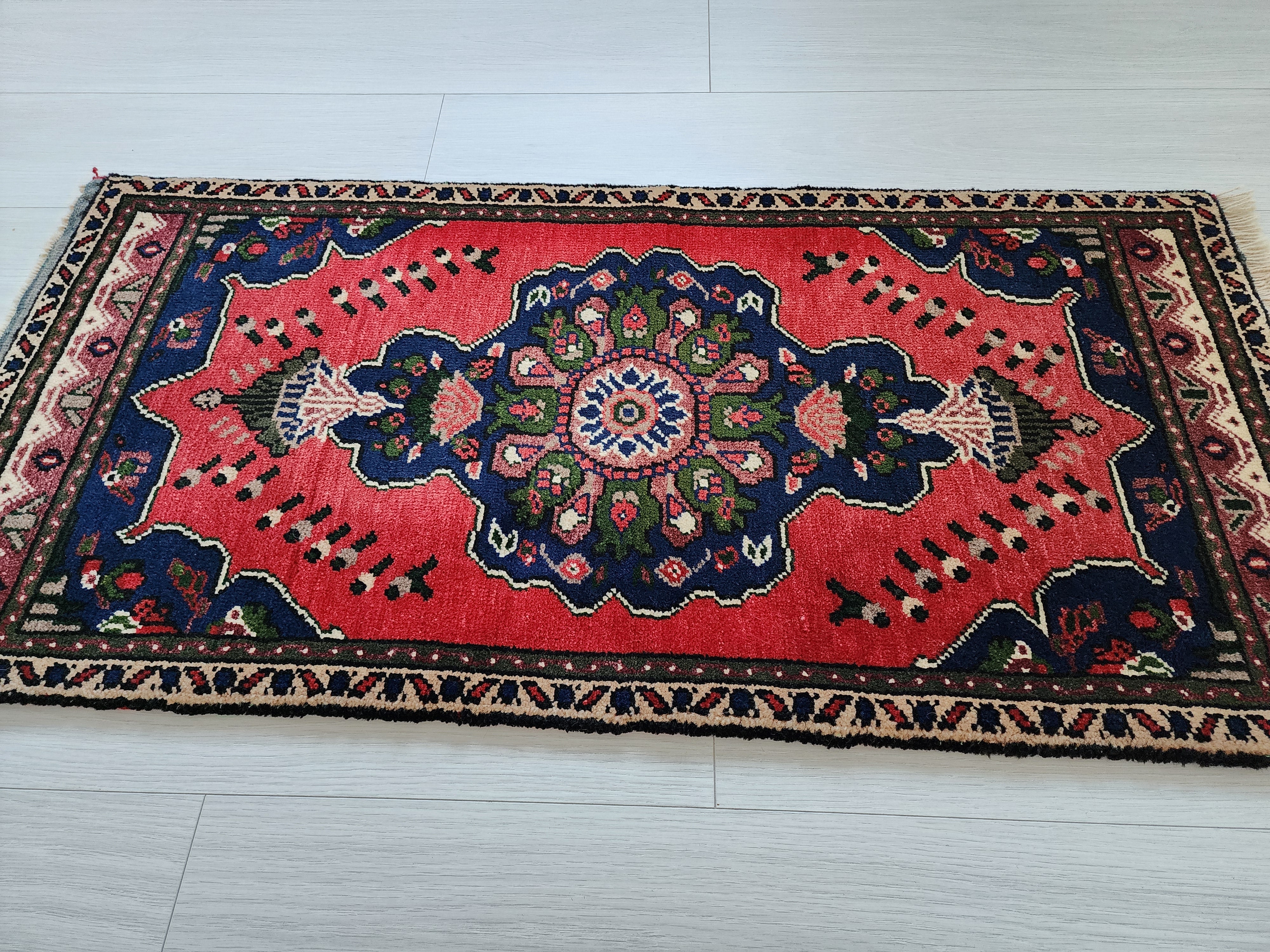vintage Konya Wool Small Rug — edge weave