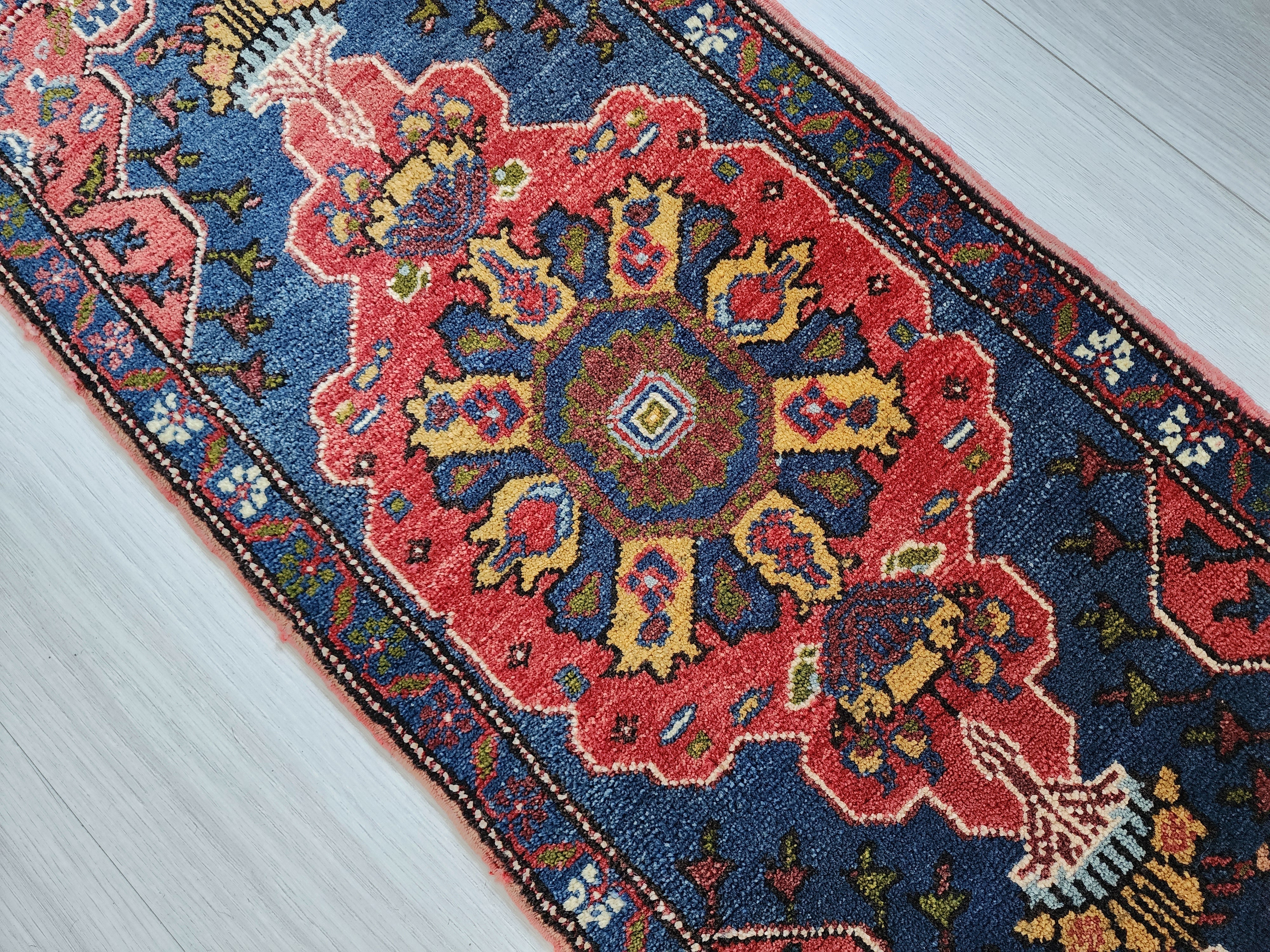 vintage Anatolian Wool Small Rug — pattern close-up