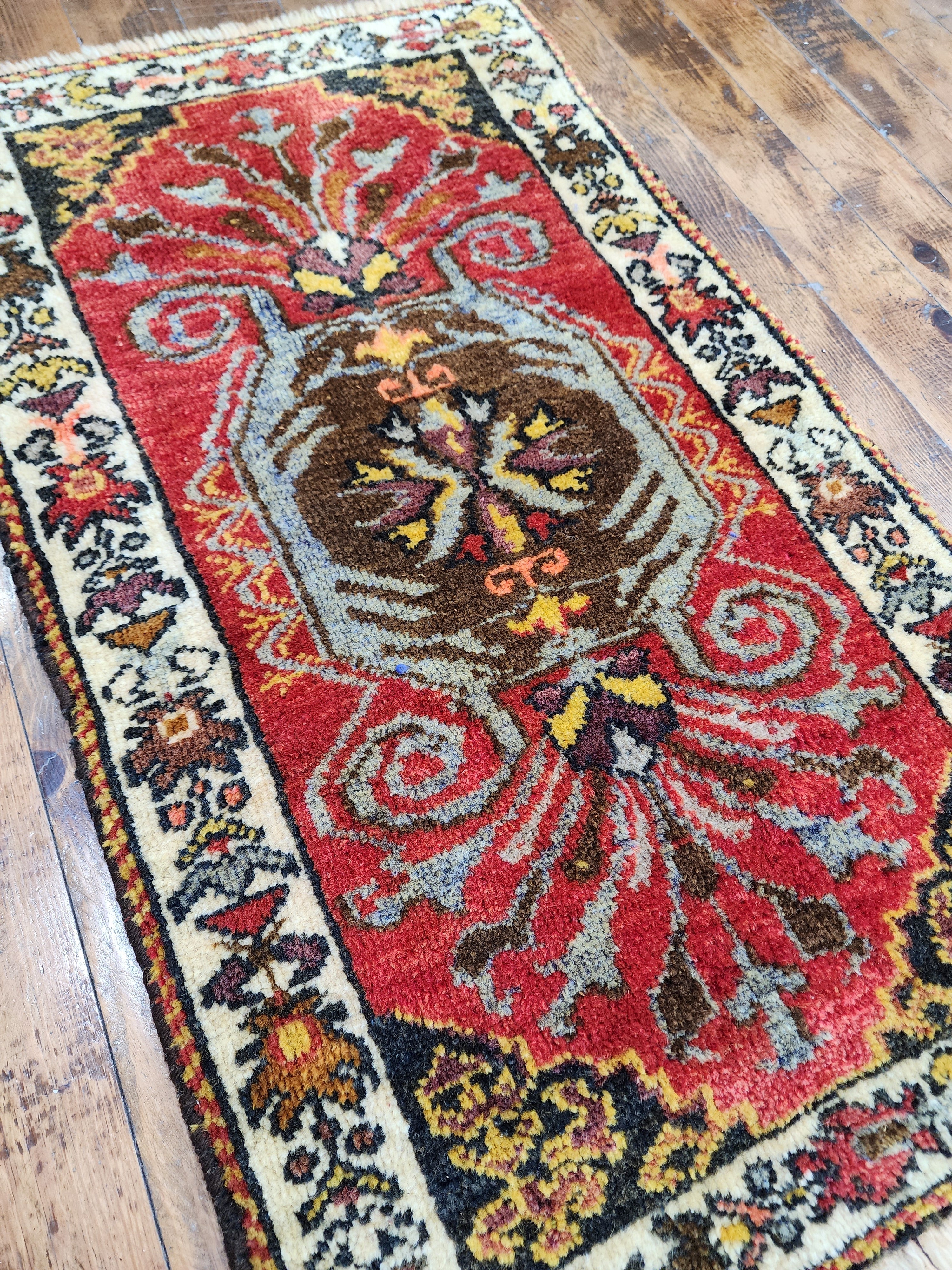 Mariam — Vintage Turkish Wool Small Rug