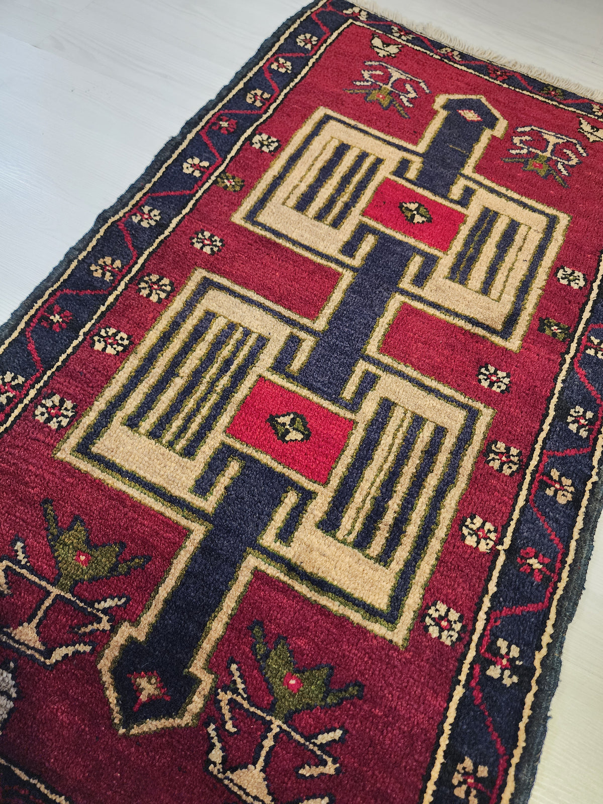 Vintage Adana rug in red, blue and beige, 1'10" x 3'2", photo 4