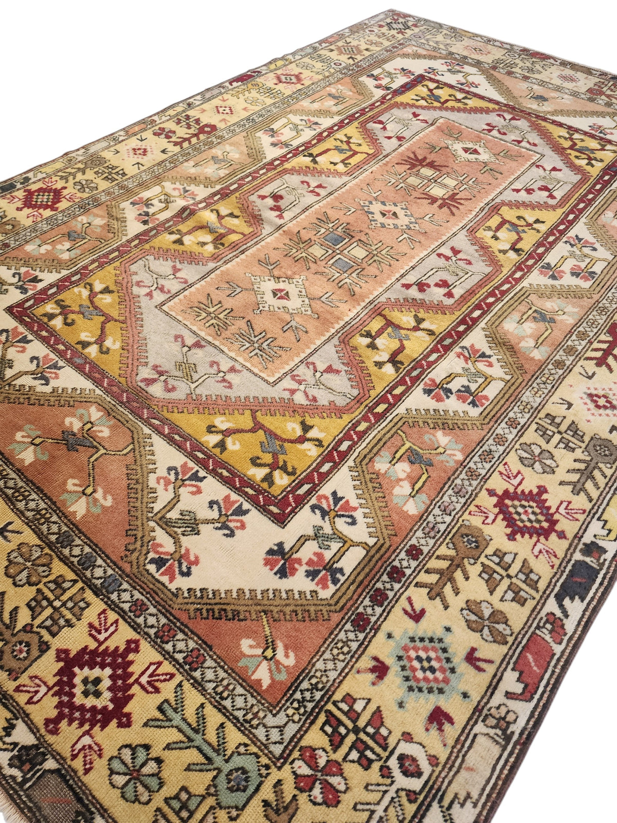 Vintage Karaova rug in beige, pink and yellow, 6'5" x 9'7", photo 3