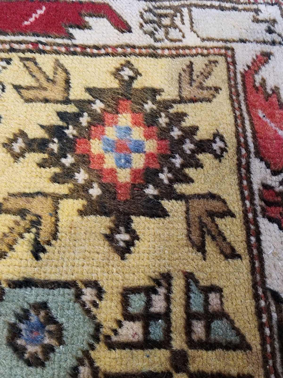 Vintage Karaova rug in beige, pink and yellow, 6'5" x 9'7", photo 17