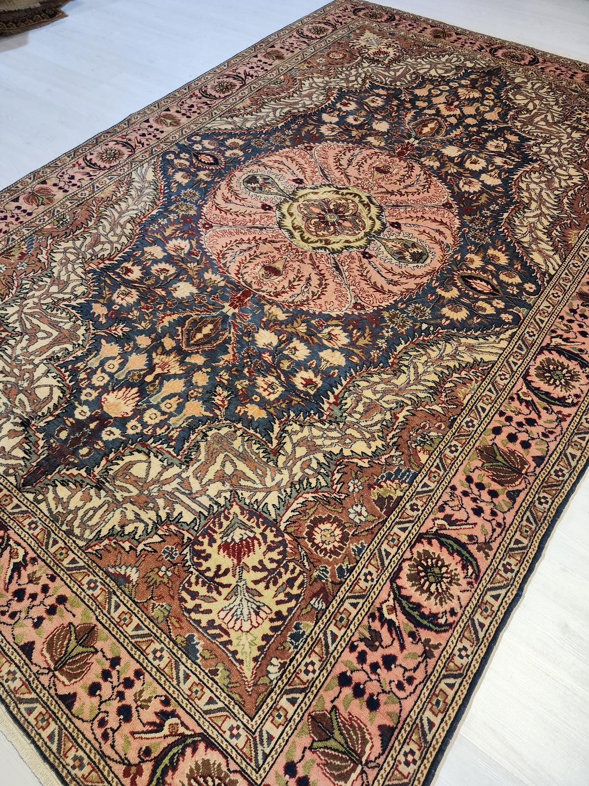 Vintage Kayseri medallion rug in blue, pink and beige, 6'6" x 9'9", photo 2