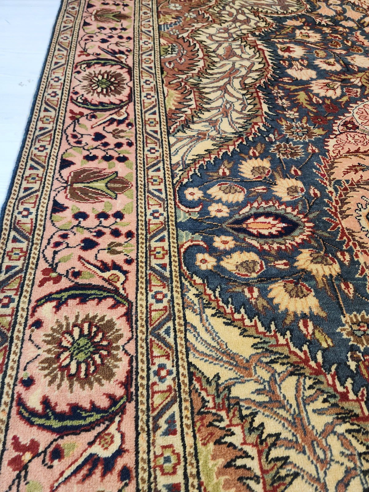 Vintage Kayseri medallion rug in blue, pink and beige, 6'6" x 9'9", photo 6