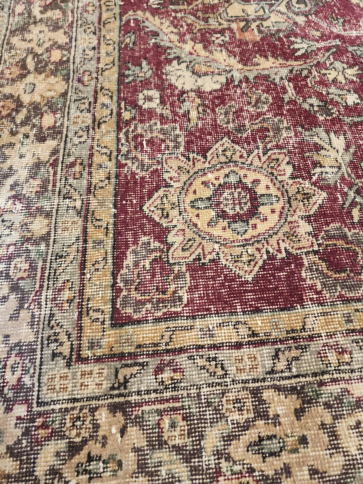 Vintage Turkish Oushak Hand-Knotted Wool Rug, Distressed Floral Carpet (6'8''x10'9'')