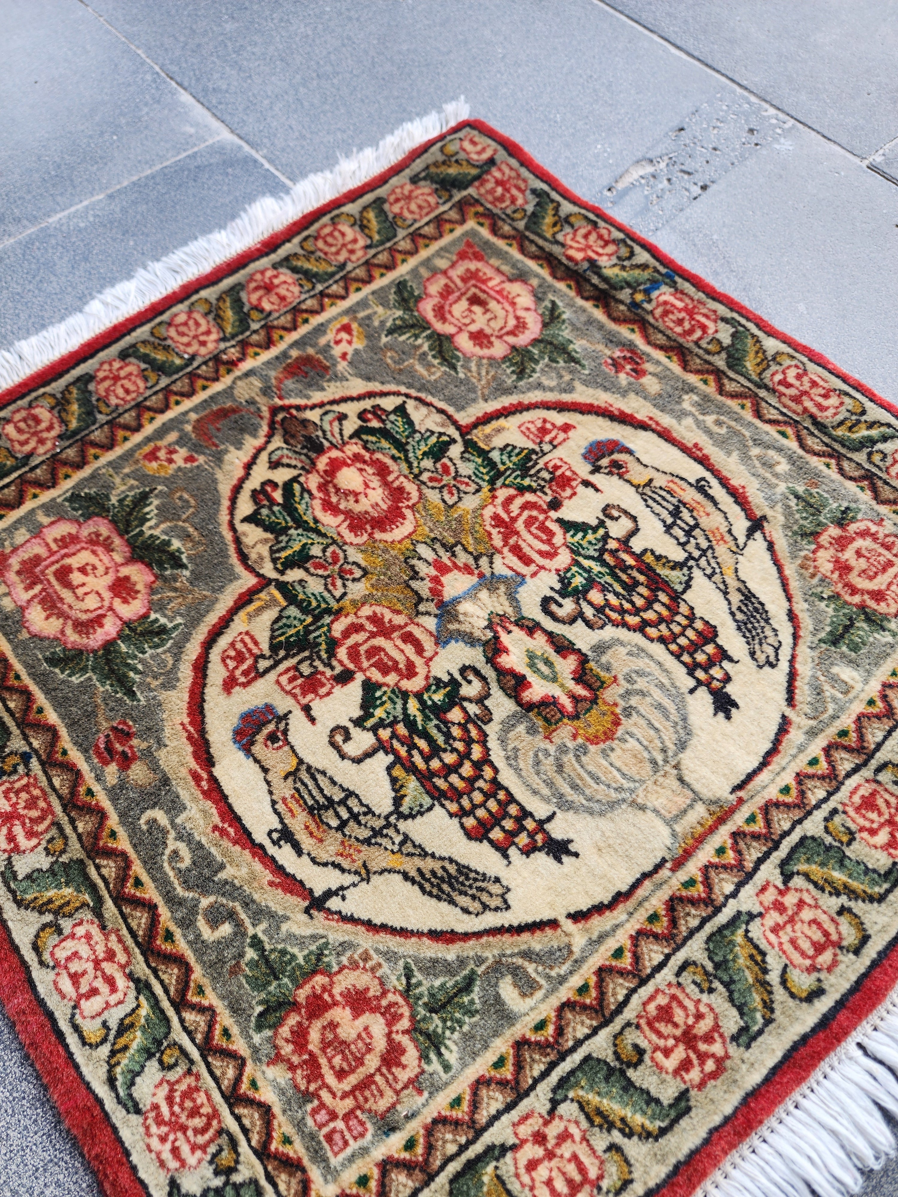 Hyale — Vintage Small Oriental Rug, Pictorial Birds and Flowers Rug