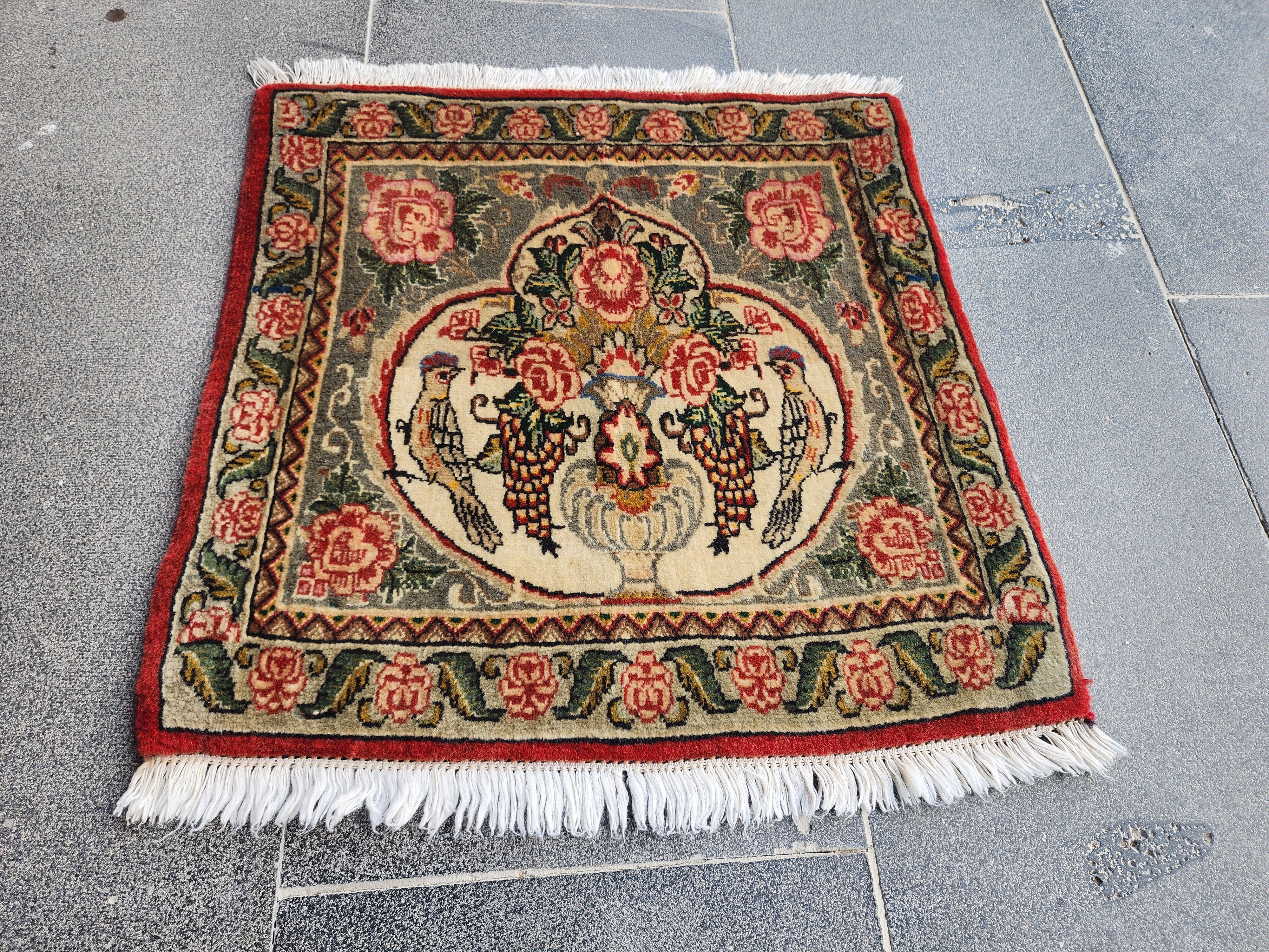 Hyale — Vintage Small Oriental Rug, Pictorial Birds and Flowers Rug
