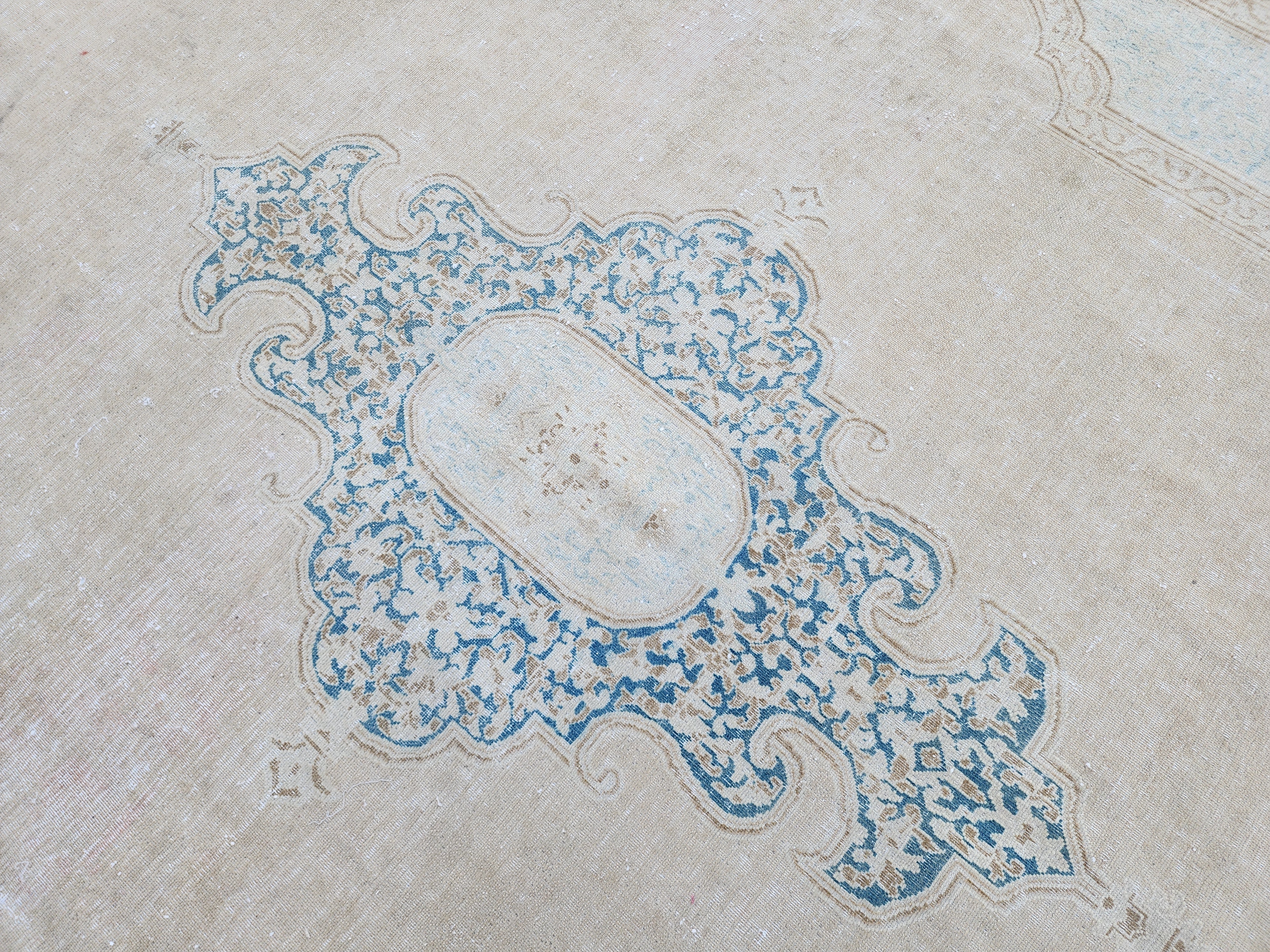 vintage Persian Large Area Rug — corner detail