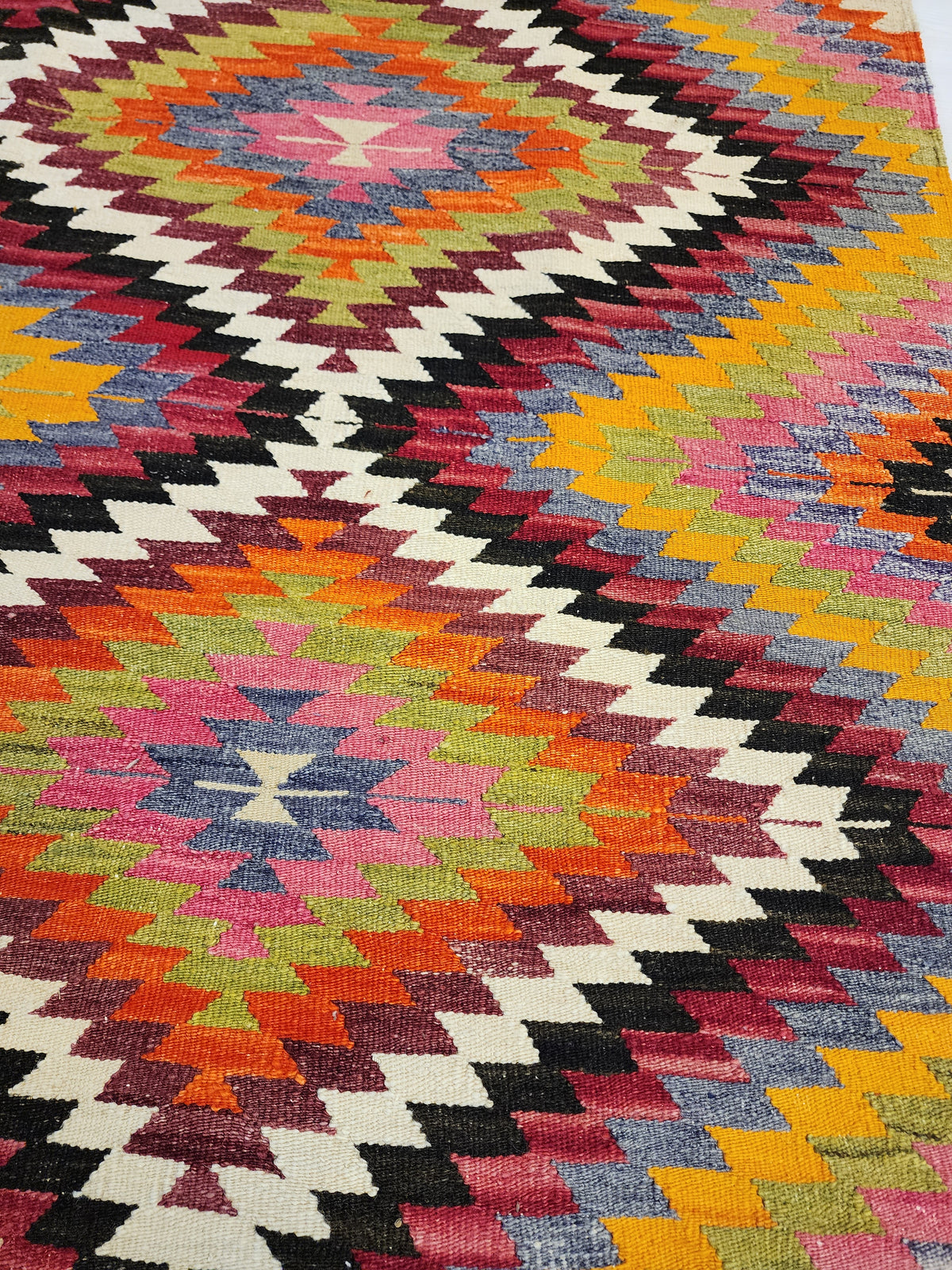 Skamandra — Handwoven Turkish Denizli Kilim Rug, Pure Wool Flatweave, Vegetable Dyed Geometric Diamond Pattern