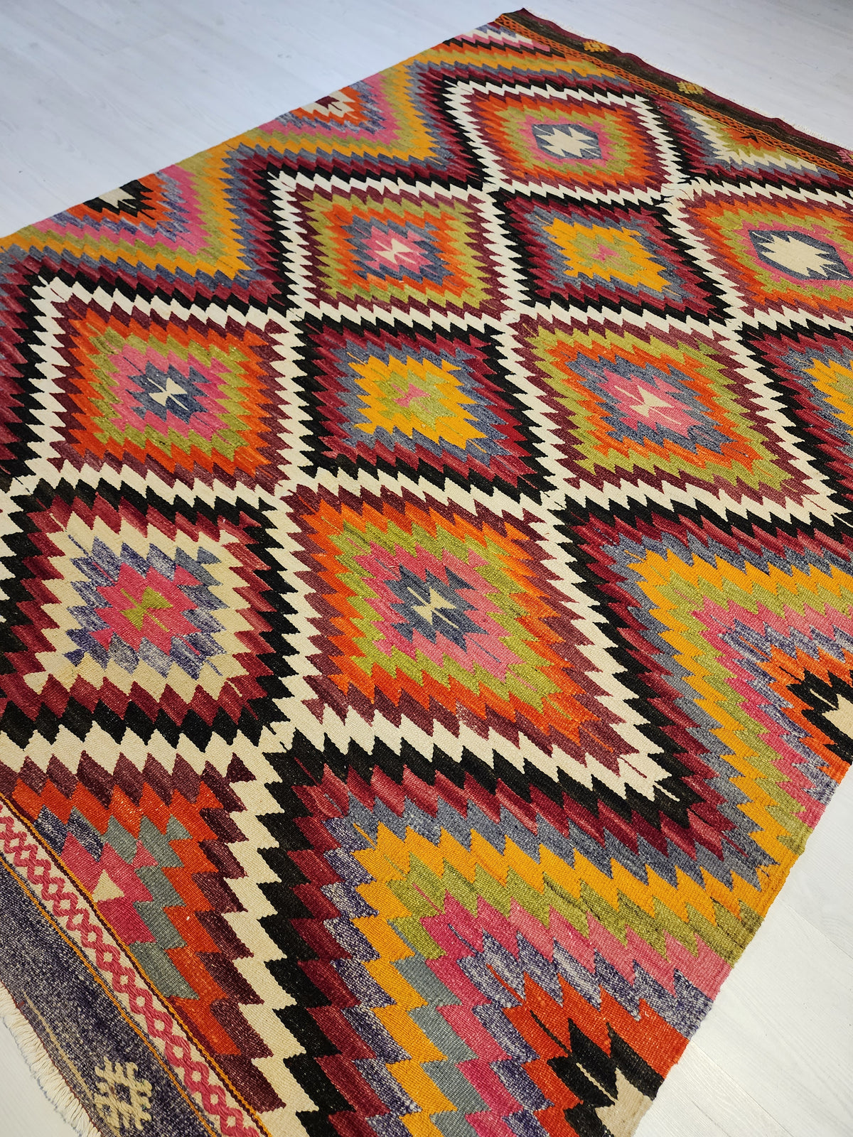 Skamandra — Handwoven Turkish Denizli Kilim Rug, Pure Wool Flatweave, Vegetable Dyed Geometric Diamond Pattern
