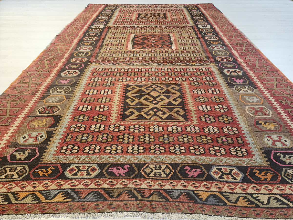 Hatuniye — 1940s Turkish Kilim Rug — photo 14