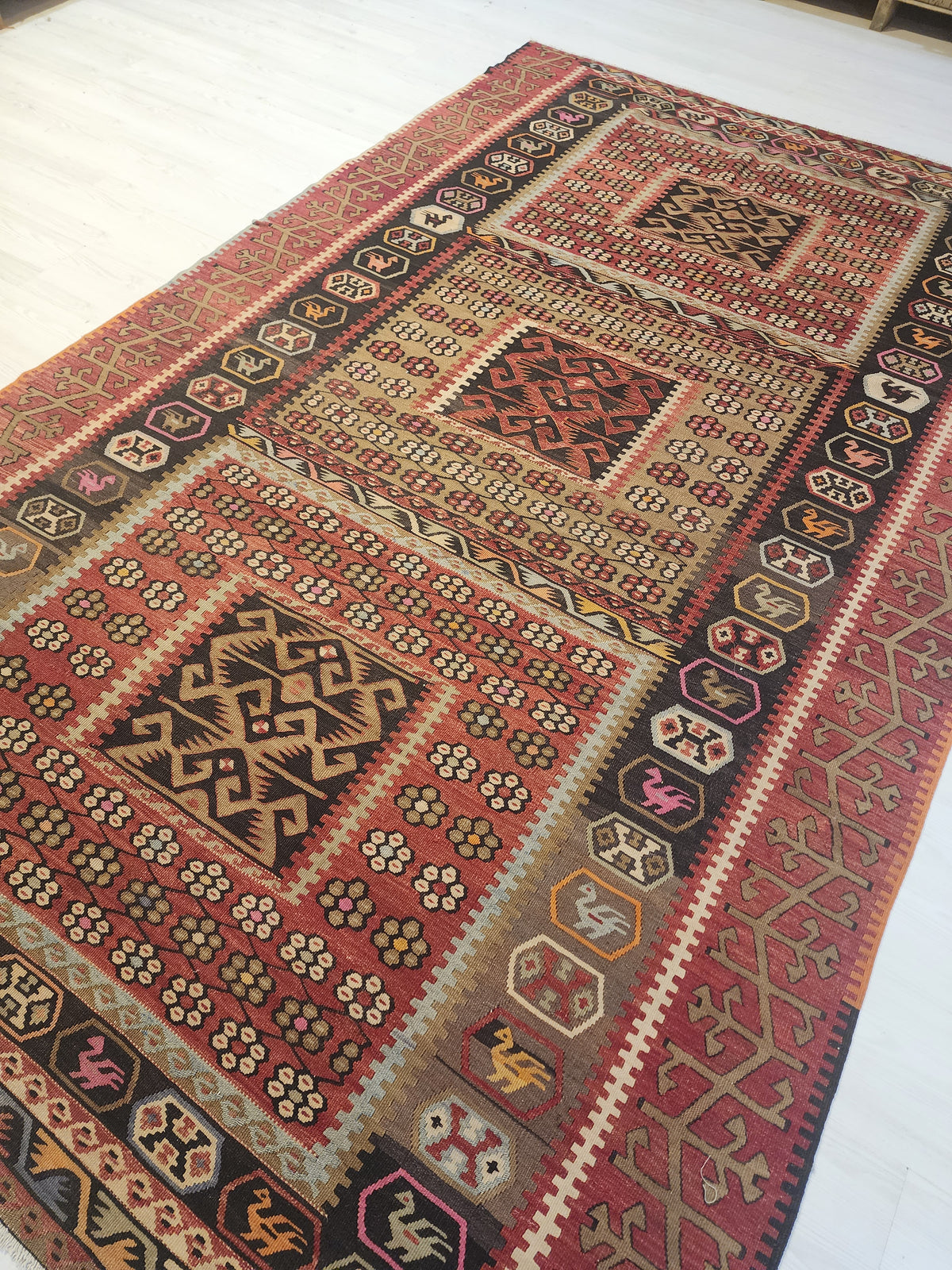 Hatuniye — 1940s Turkish Kilim Rug — photo 4