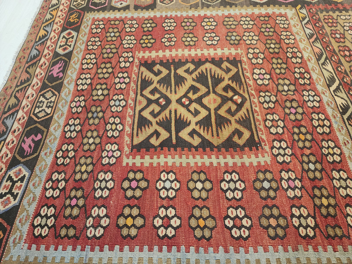 Hatuniye — 1940s Turkish Kilim Rug — photo 7