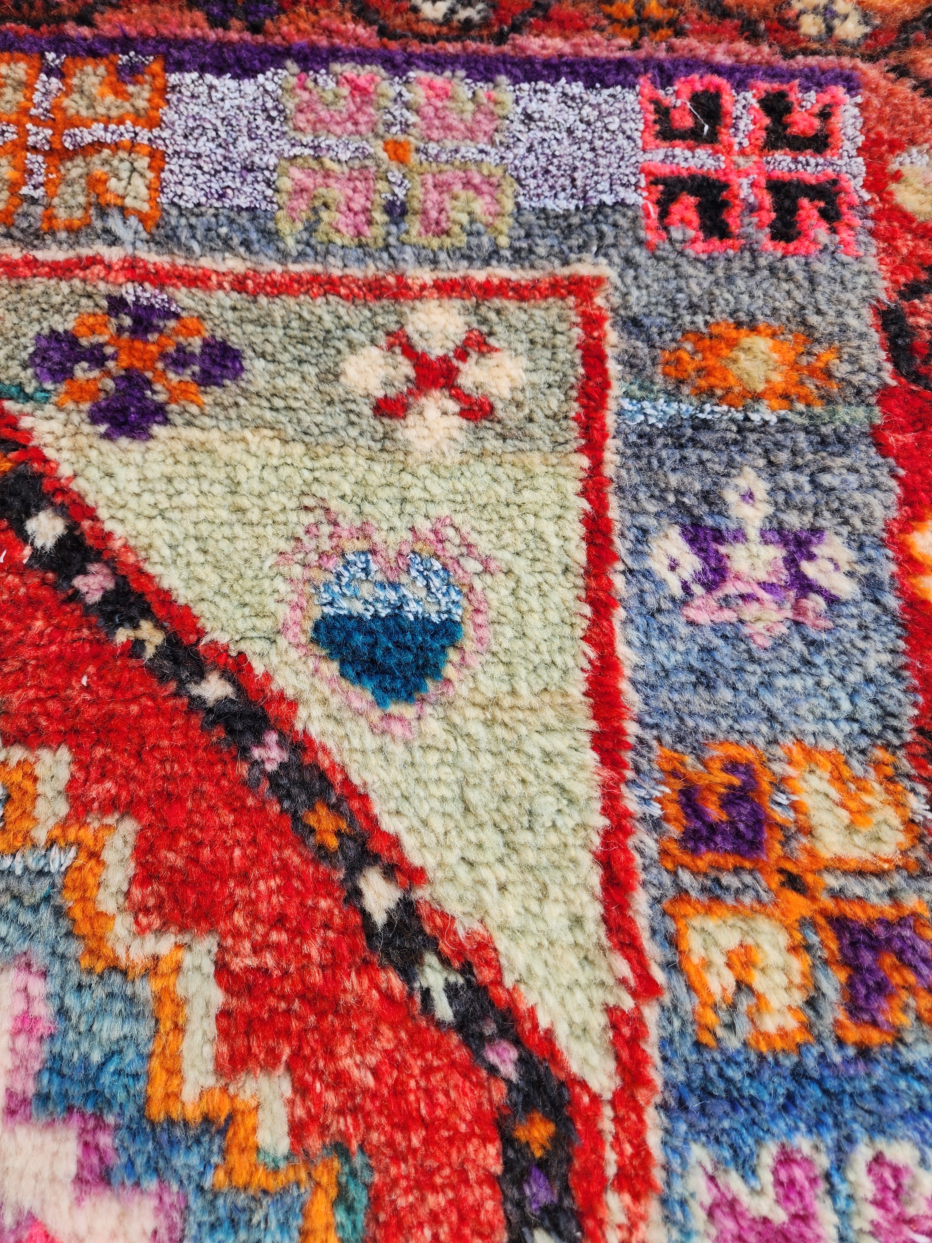 Nympha — Vintage West Anatolian Rug, Handwoven Yörük Tribal Rug, Small Floral Medallion Accent Rug, 100% Natural Organic Dye Wool Rug