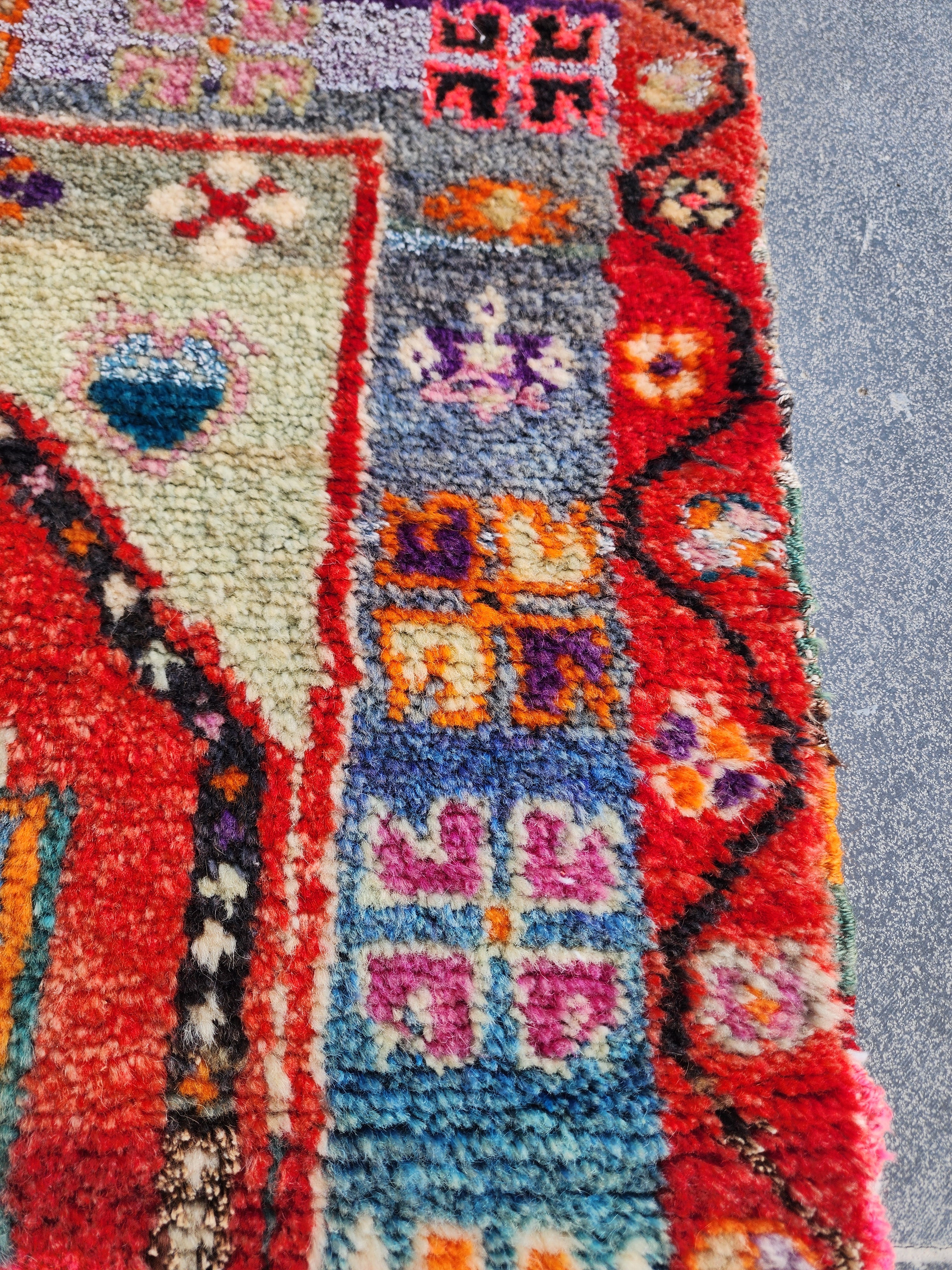 Nympha — Vintage West Anatolian Rug, Handwoven Yörük Tribal Rug, Small Floral Medallion Accent Rug, 100% Natural Organic Dye Wool Rug